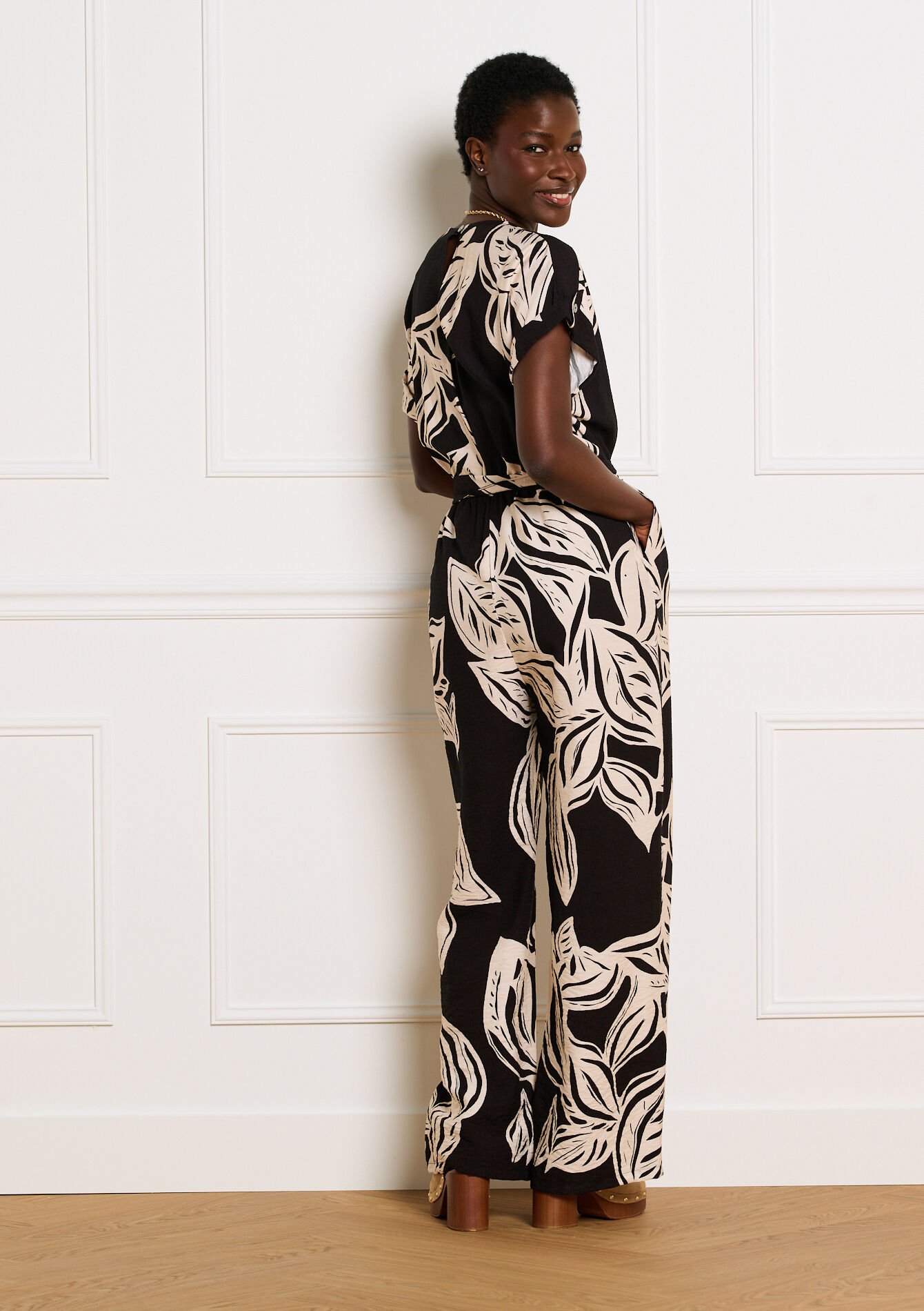 Soepele jumpsuit met print - BLACK - 06004744_1119