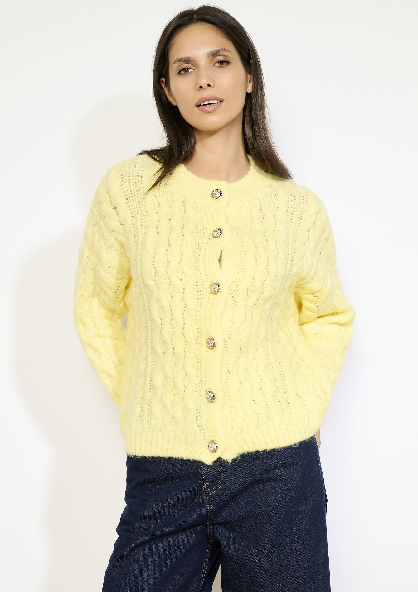 Kabelgebreide cardigan met knopen, Kabelgebreide cardigan met knopen - YELLOW PASTEL - 04101374_5004