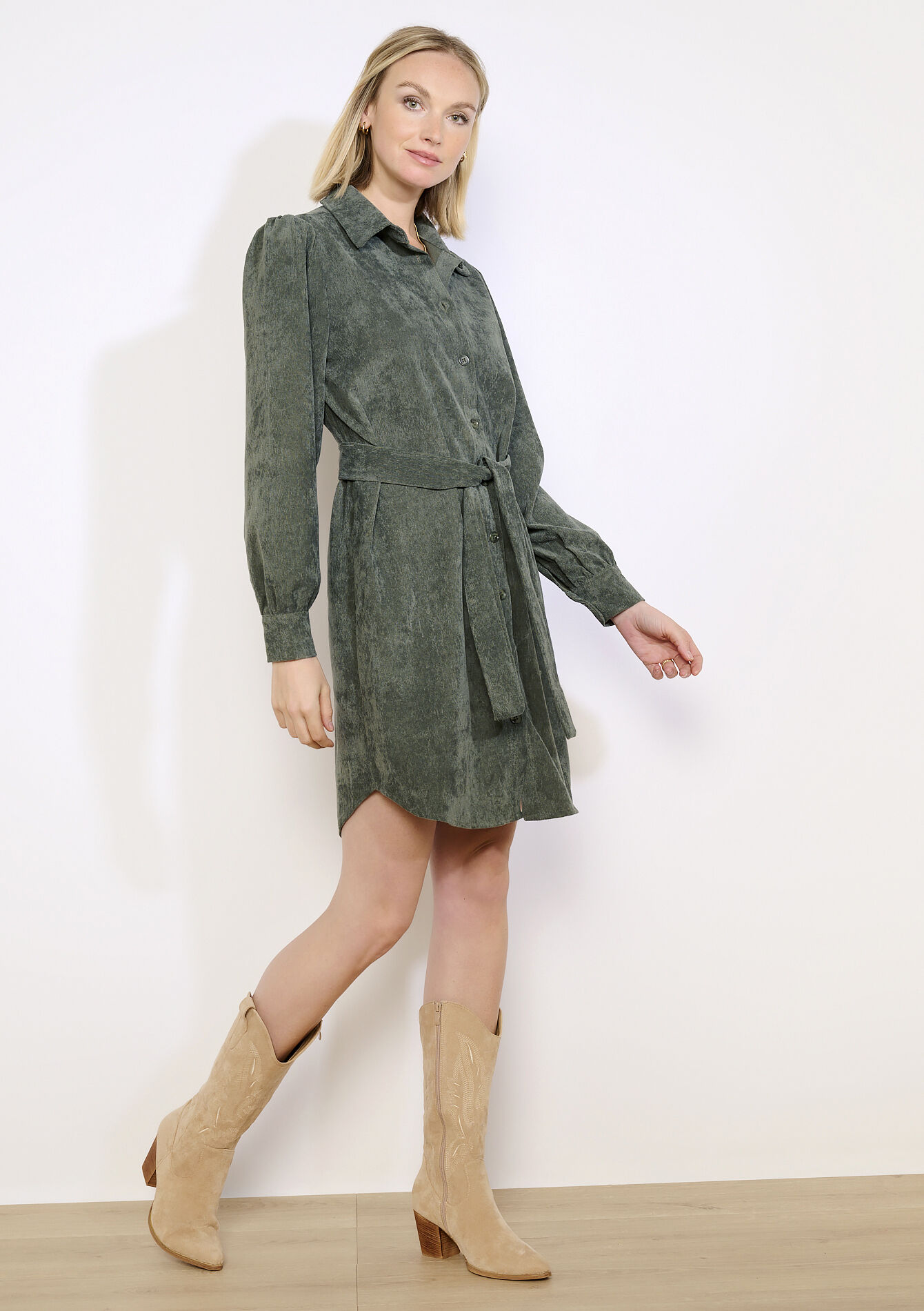 Ribfluwelen overhemdjurk - KHAKI MED - 08104418_4327