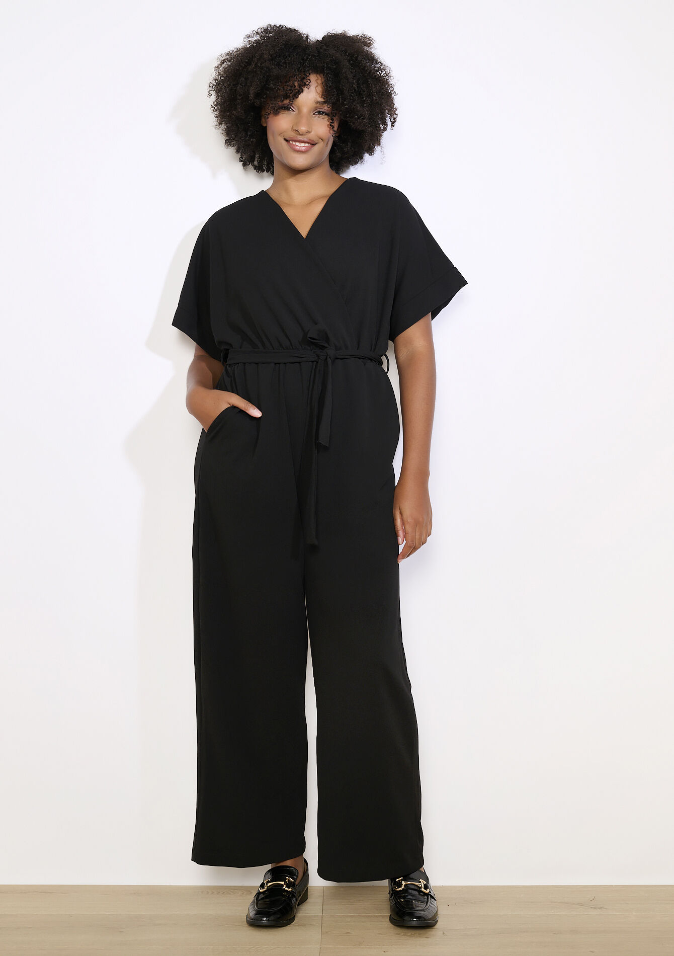 Getailleerde soepelvallende jumpsuit - BLACK - 06004685_1119