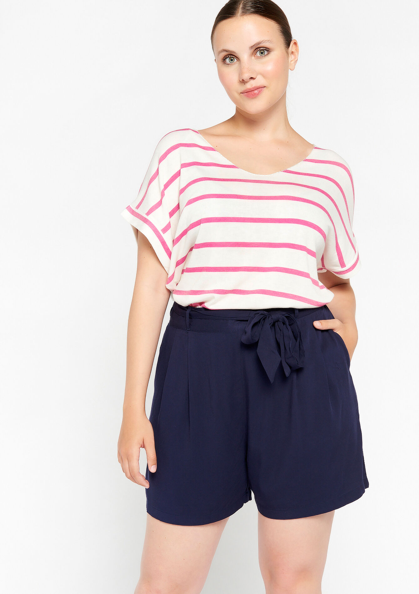 Loose shorts with belt, Loose shorts with belt - NAVY BASIC - 06100490_2723