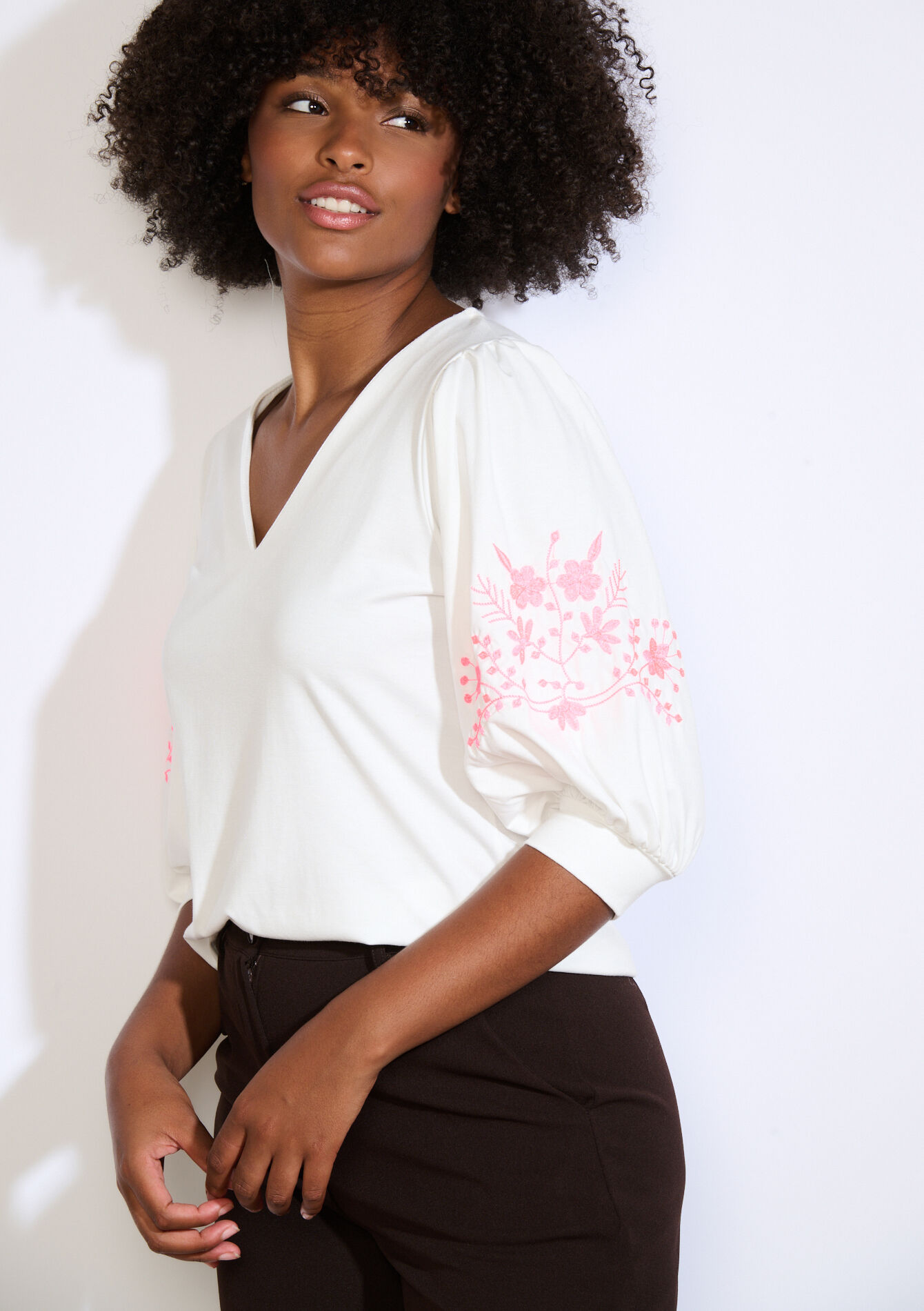 Top met borduursels op de mouwen, Top met borduursels op de mouwen - OFFWHITE - 02301905_1001