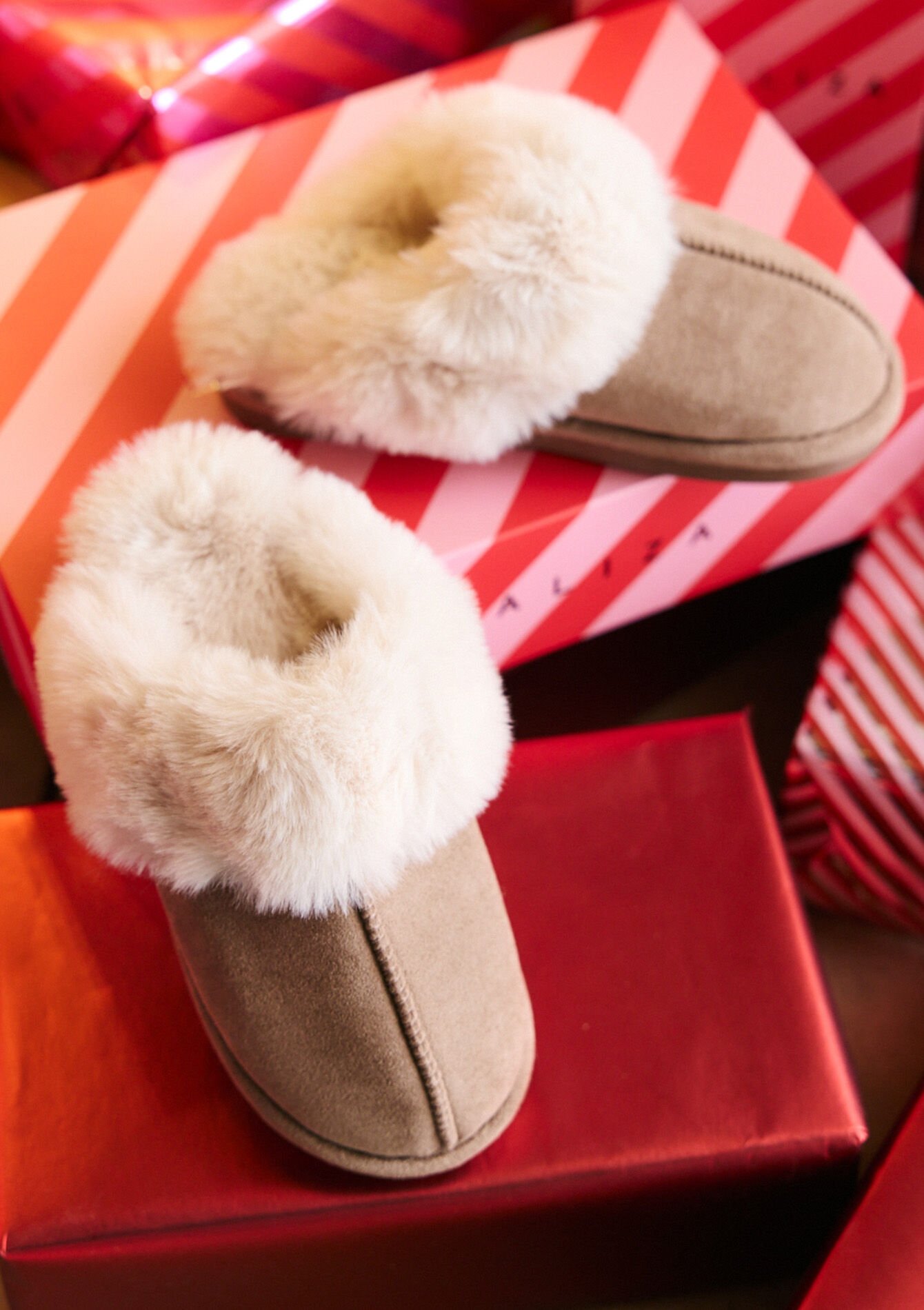 Cozy shearling slippers, , hi-res