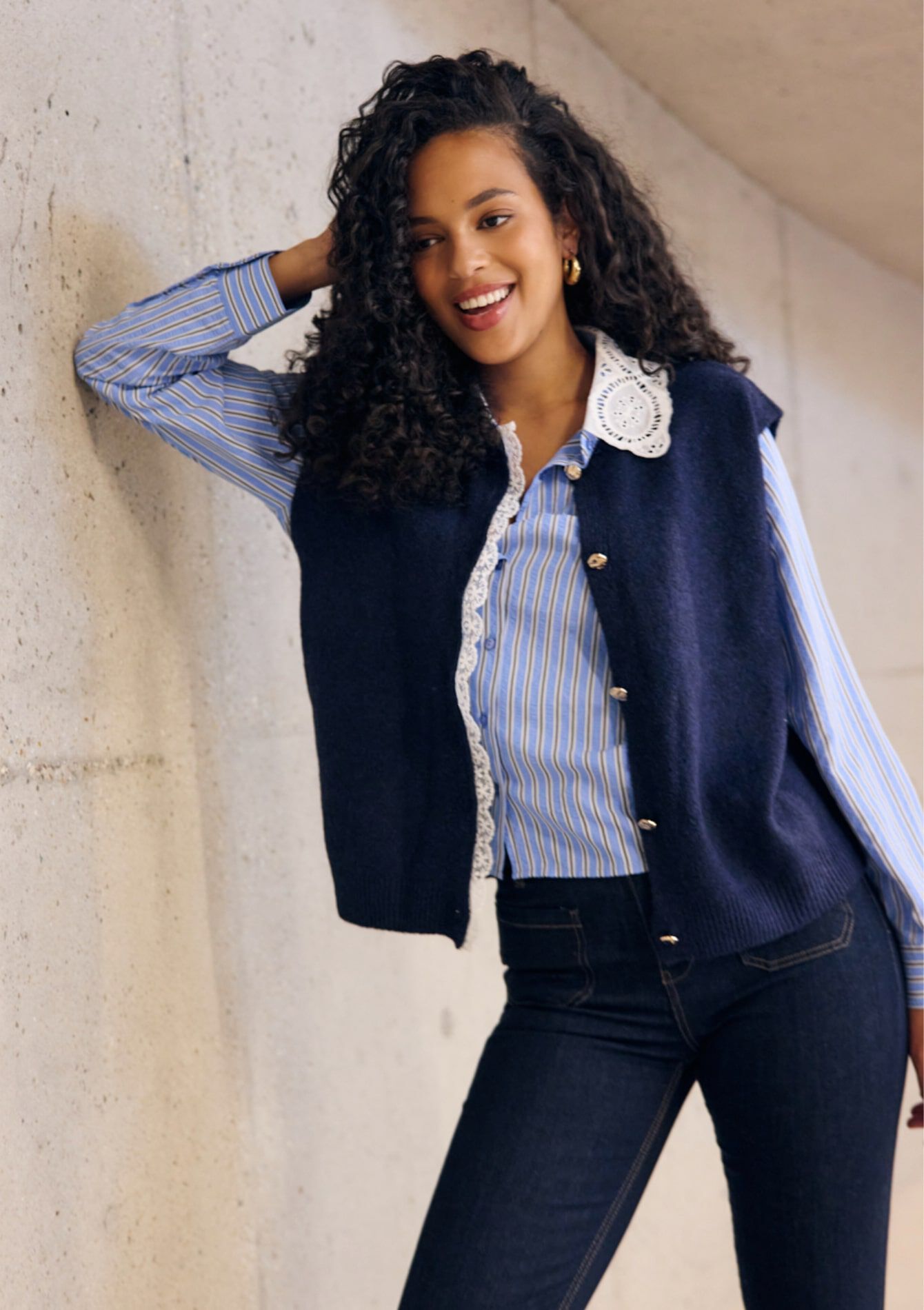 Sleeveless soft buttoned cardigan, , back