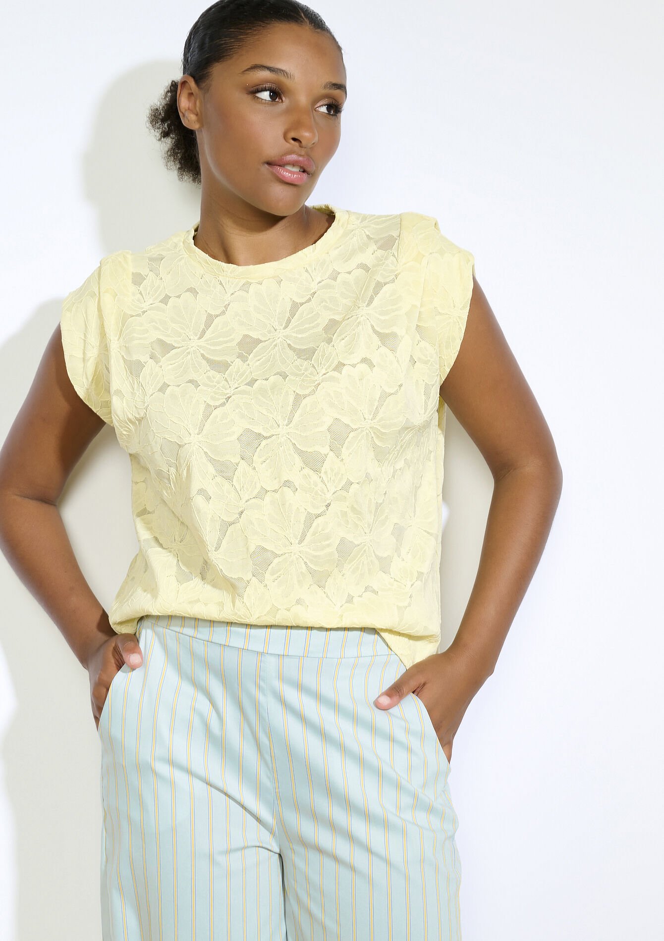 Kanten top met bloemen, Kanten top met bloemen - YELLOW PASTEL - 02200521