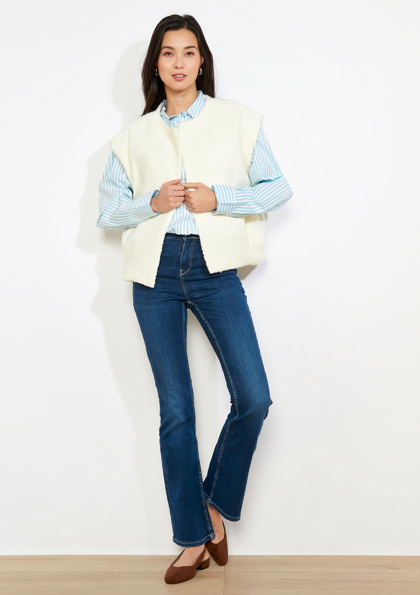 Mouwloos vest met structuur - VANILLA WHITE - 09001525_1013