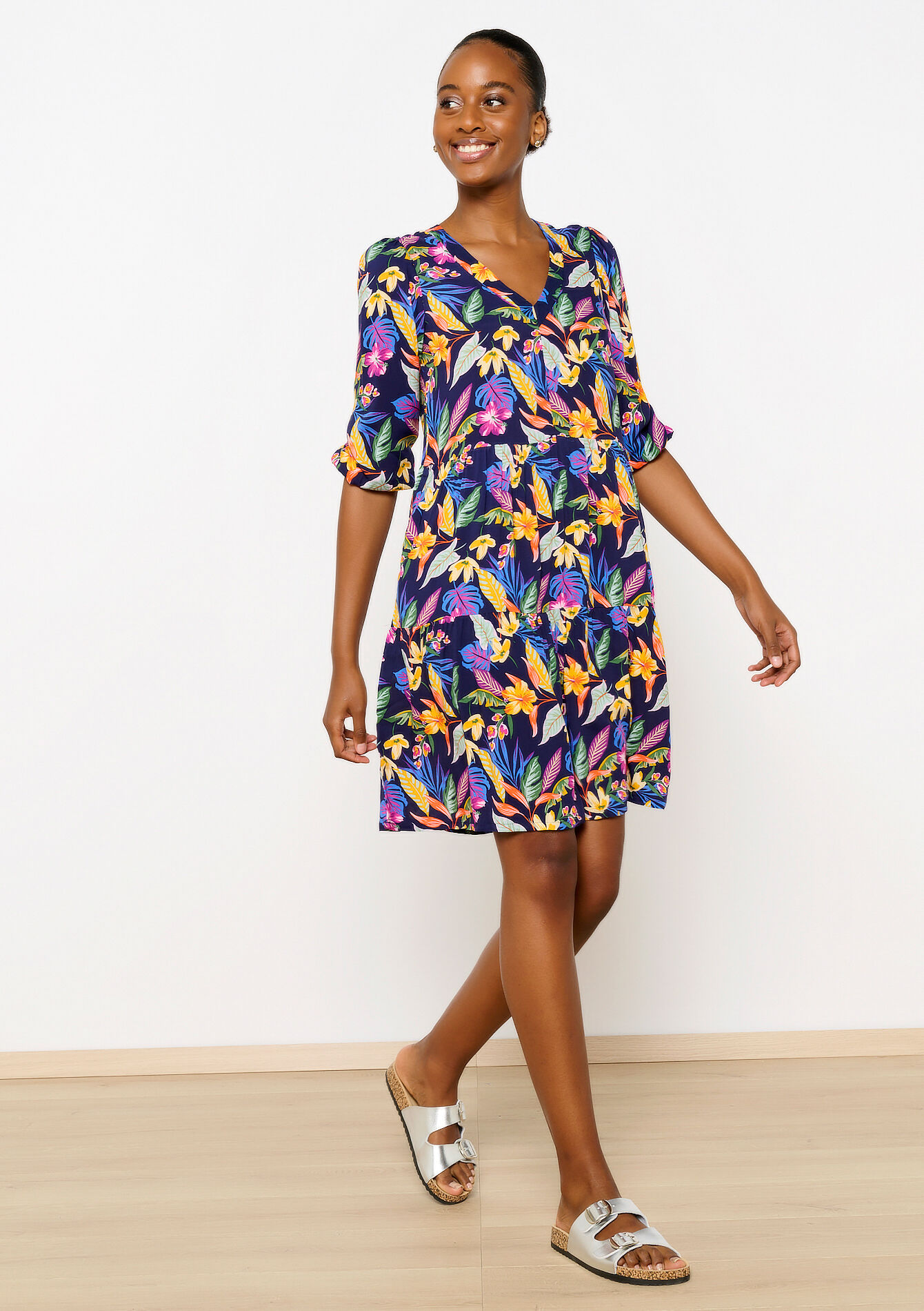 Korte jurk met hibiscusprint, Korte jurk met hibiscusprint - NAVY BASIC - 08103439_2723