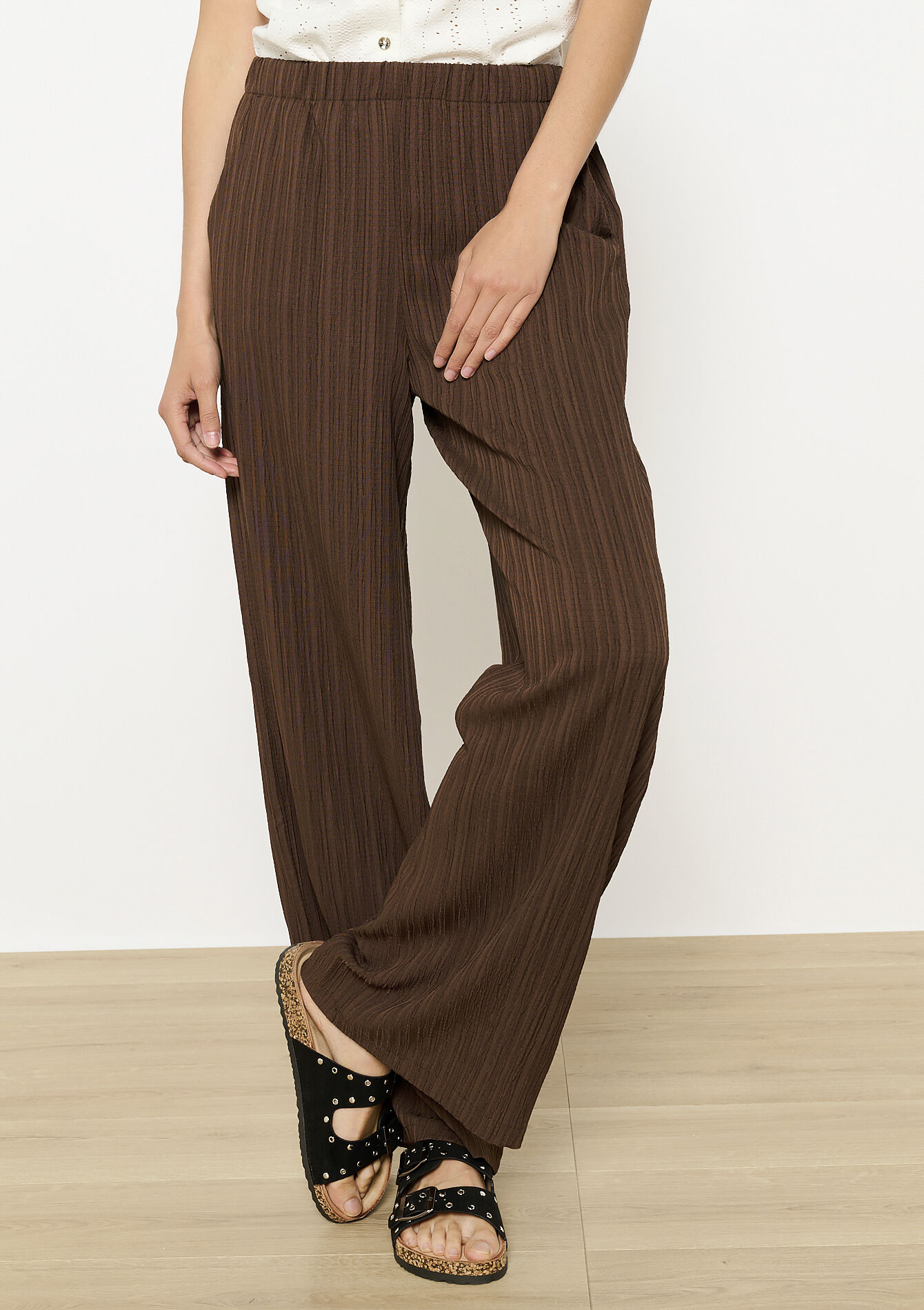 Broek met reliëf, Broek met reliëf - BROWN DARK CHOCOLATE - 06600965_3720