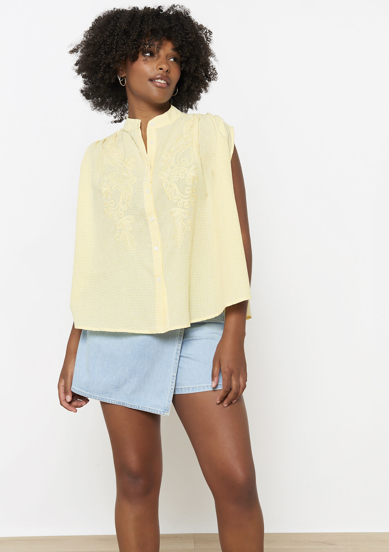 Blouse brodée sans manches - YELLOW PASTEL - 05702816_5004