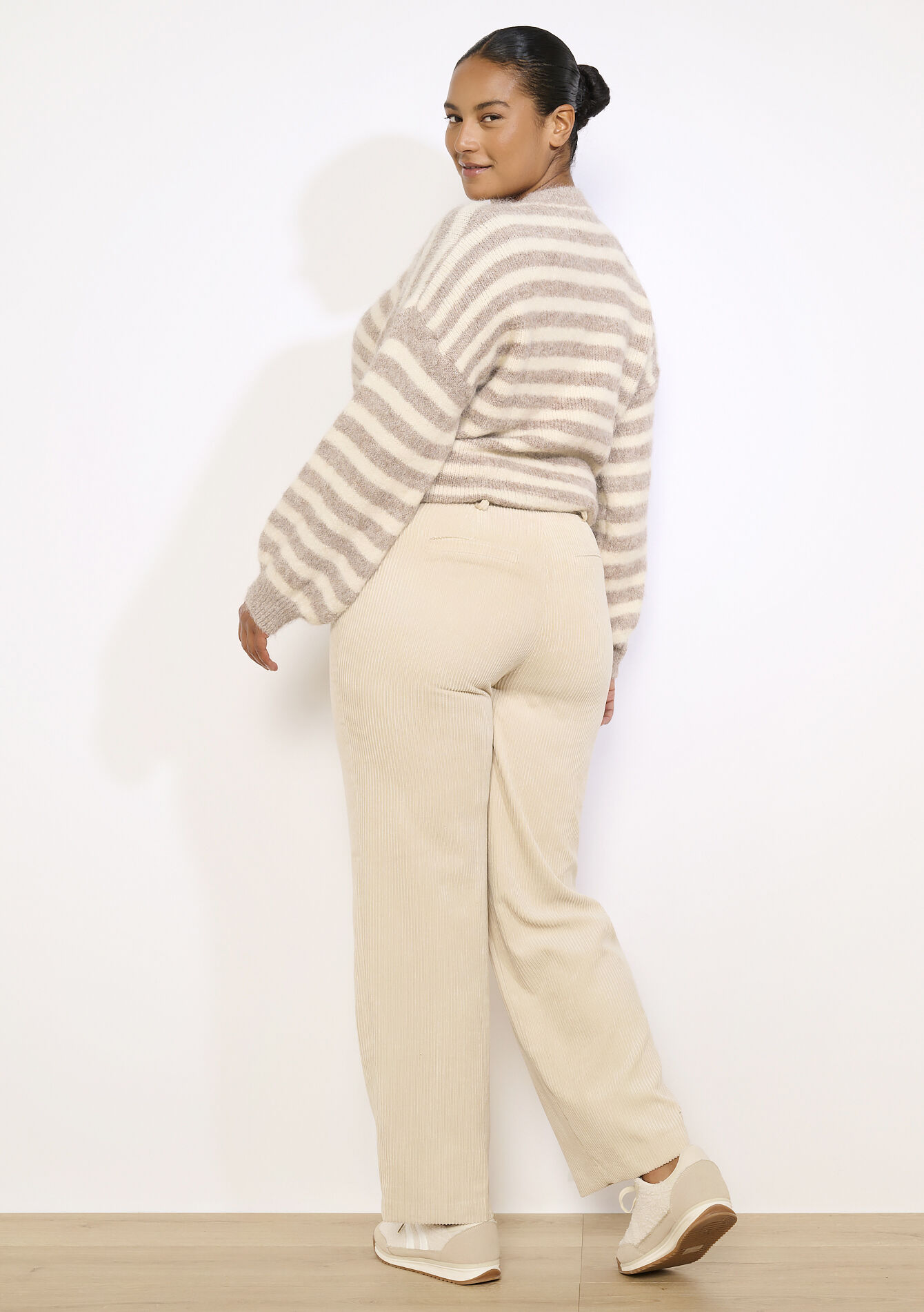 Pantalon tailleur en velours côtelé, Pantalon tailleur en velours côtelé - VANILLA WHITE - 06100741_1013