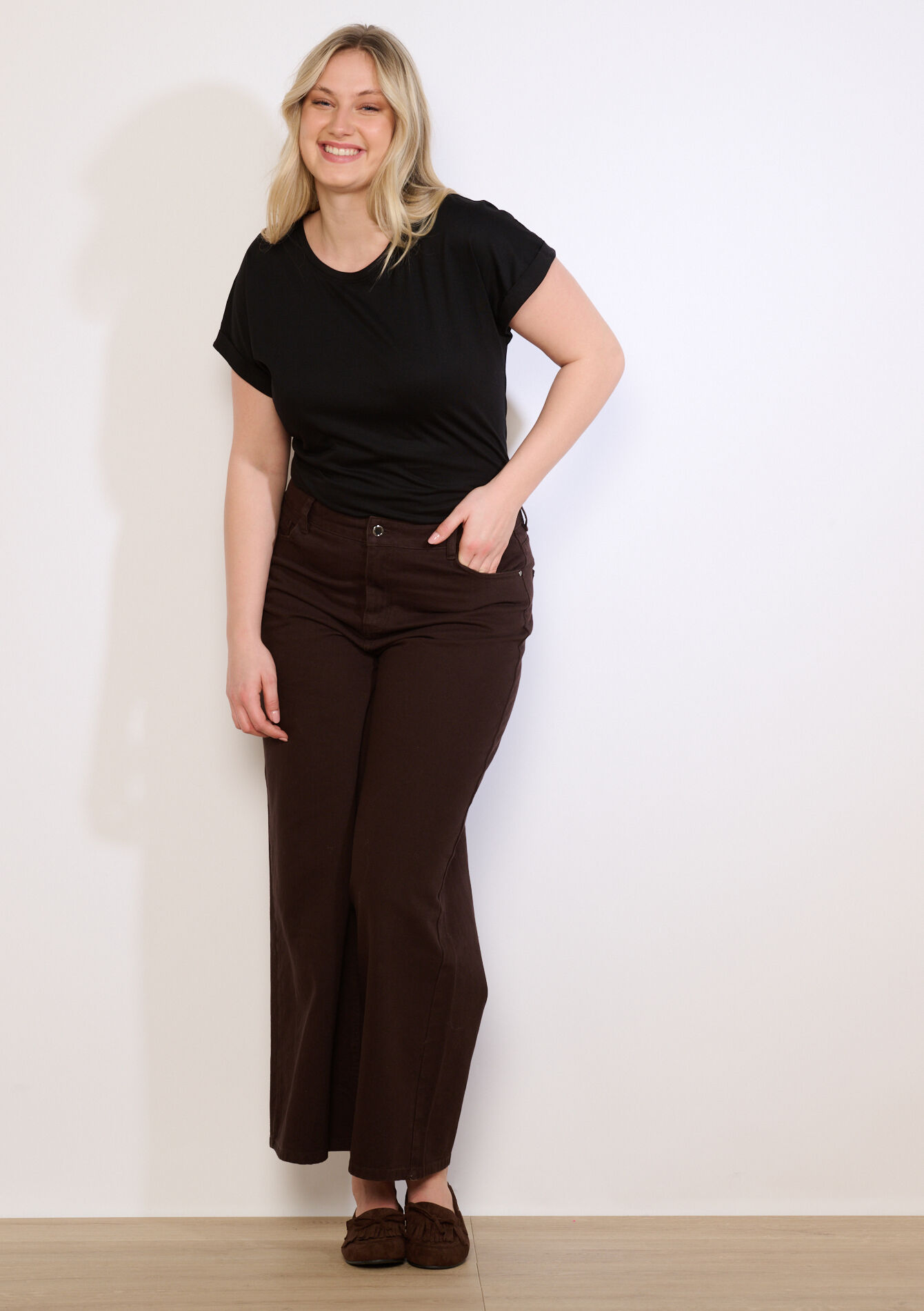 Wijde broek met normale taille - BROWN DARK CHOCOLATE - 06004708_3720