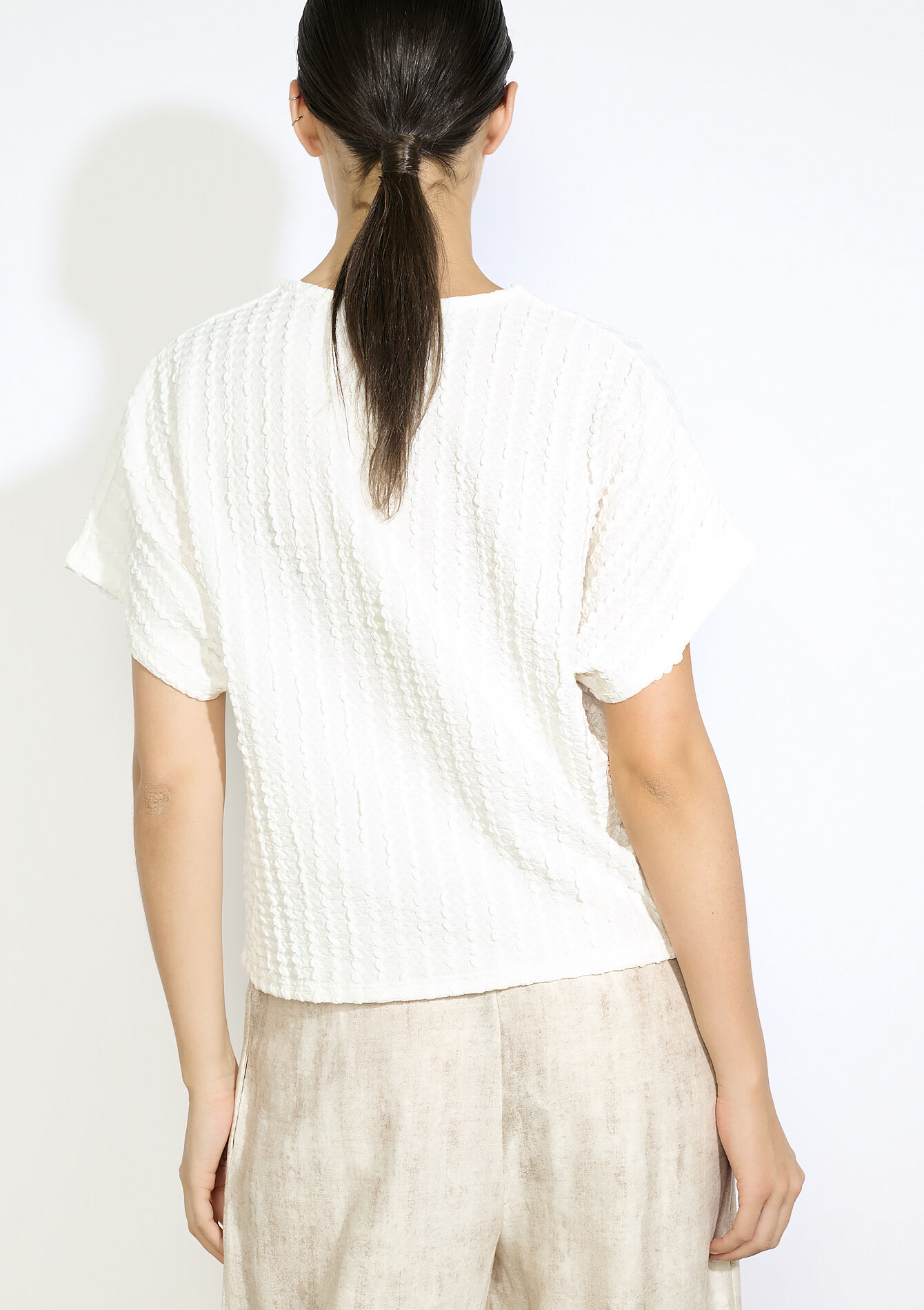 Textured V-neck top - OPTICAL WHITE - 02301876