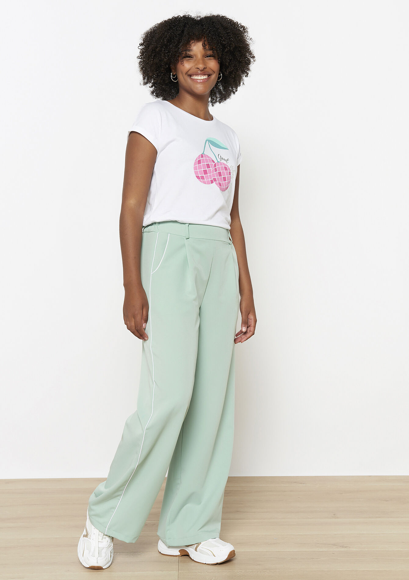 Soepelvallende contrastbroek, Soepelvallende contrastbroek - ALMOND GREEN - 06600967_1724