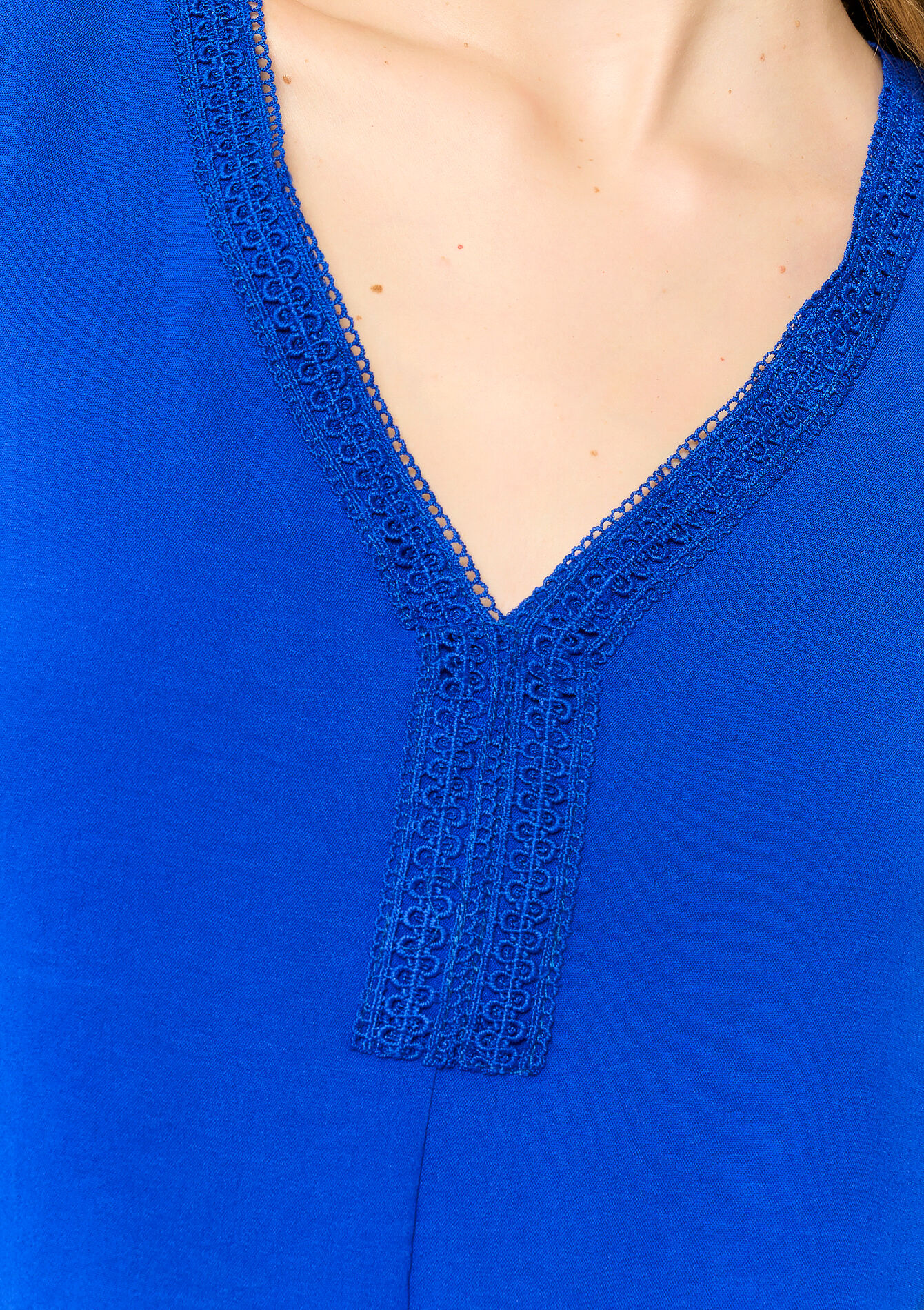 Top with V-neck - ELECTRIC BLUE - 02200445_1619