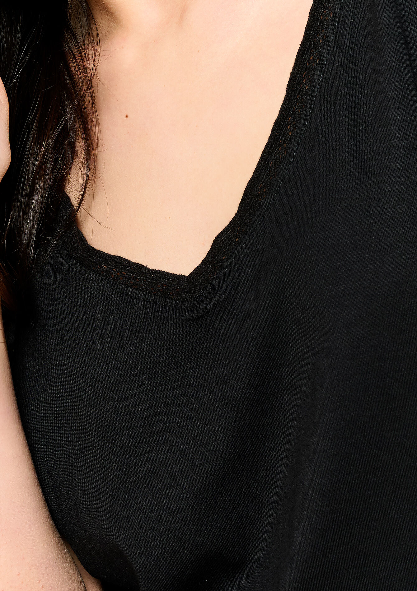 Basic T-shirt with V-neck, Basic T-shirt with V-neck - BLACK - 02301518_1119