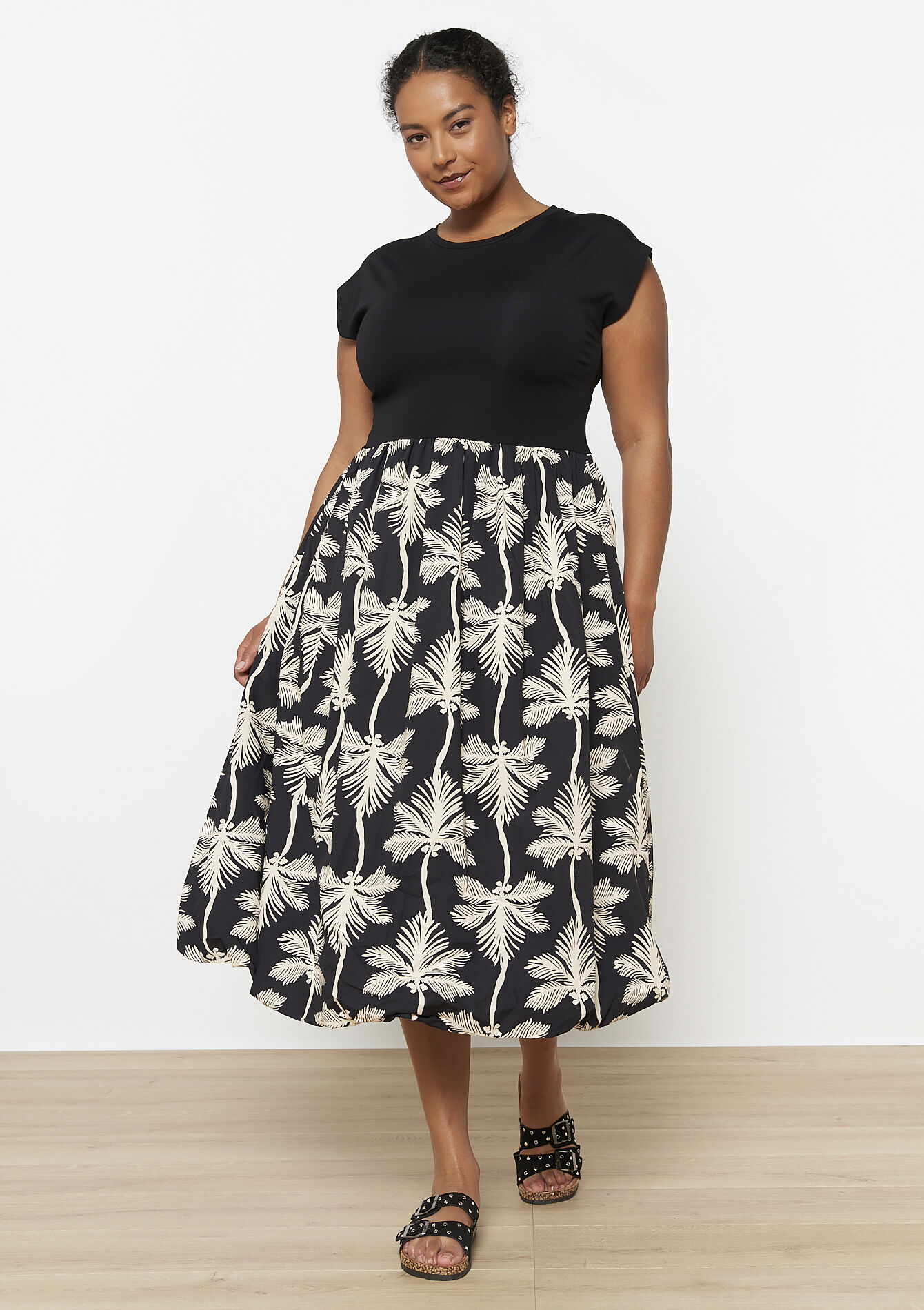 Midi-jurk met contrasten - BLACK - 08104095_1119