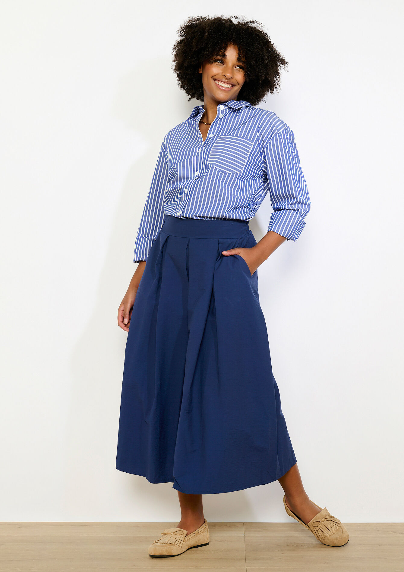 Structured pleated midi skirt - NAVY BASIC - 07101496_2723
