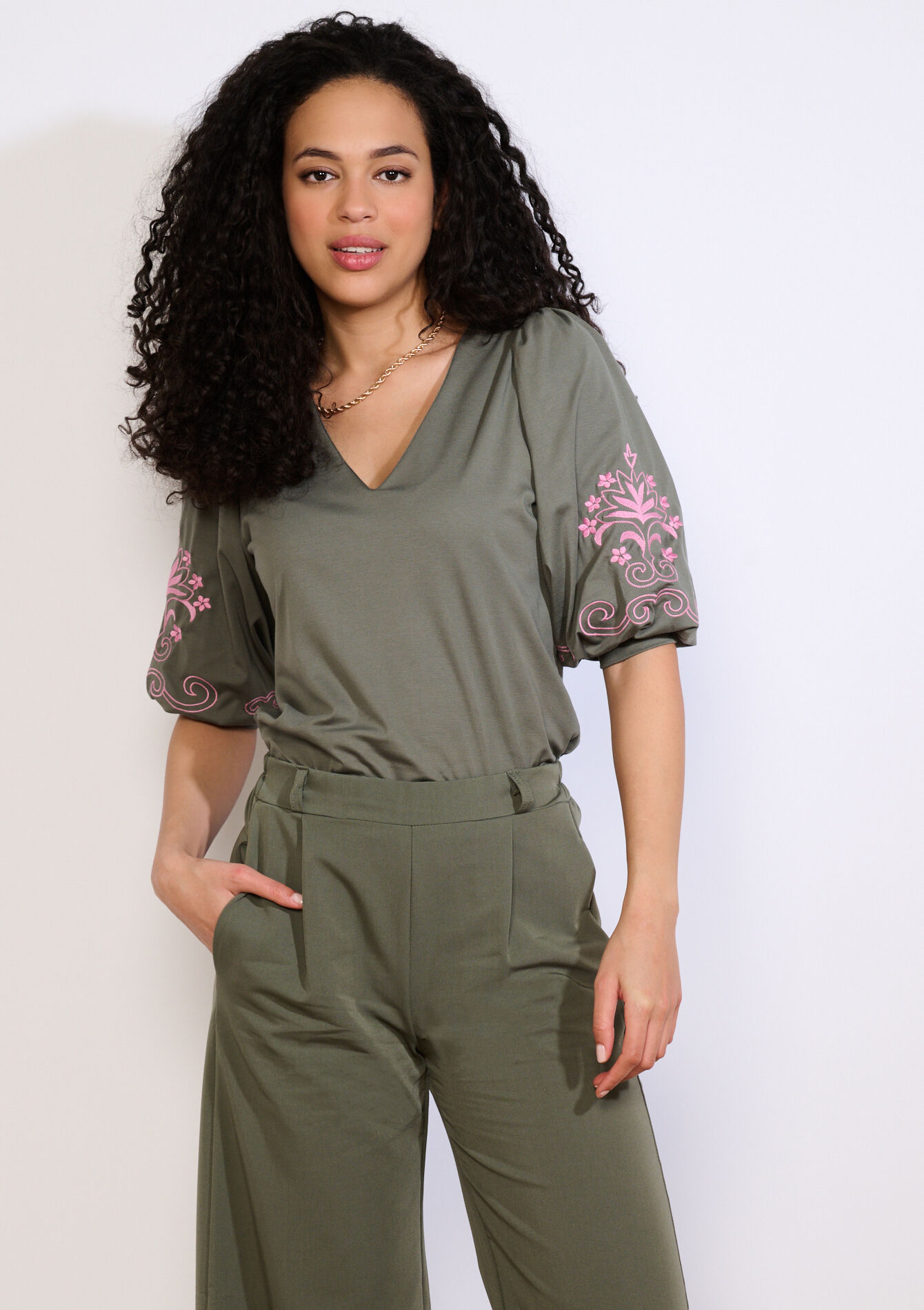 Geborduurd top met ballonmouwen, , back