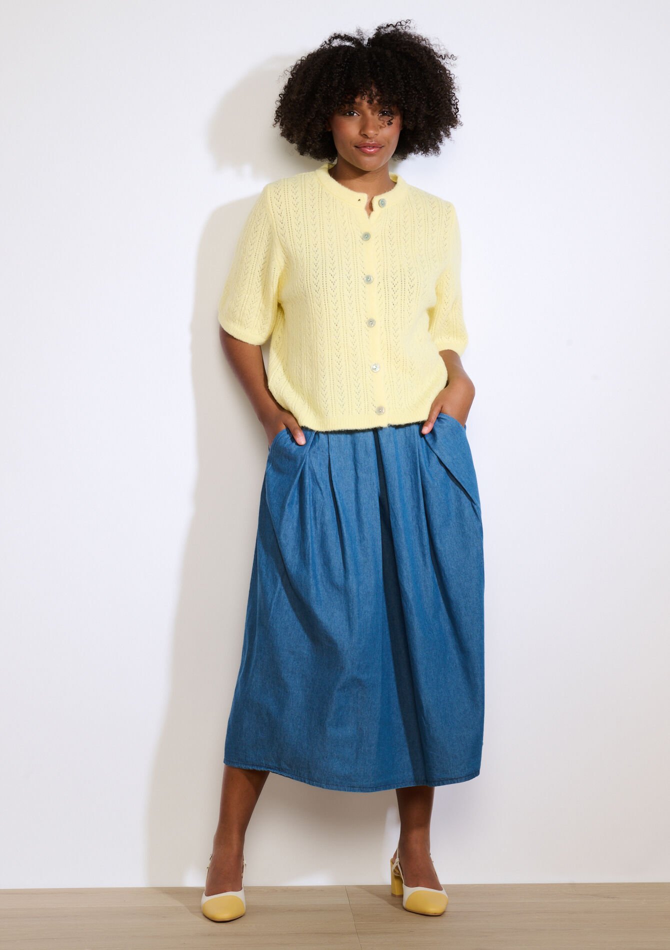 Fijngebreden vestje met kortmouwen , Fijngebreden vestje met kortmouwen - YELLOW PASTEL - 04101335_5004