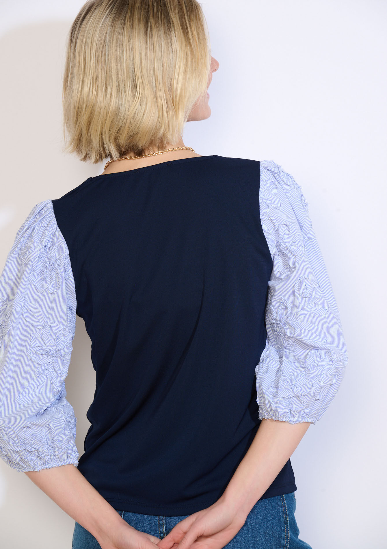 Blouse met geborduurde mouwen - NAVY BASIC - 02302000
