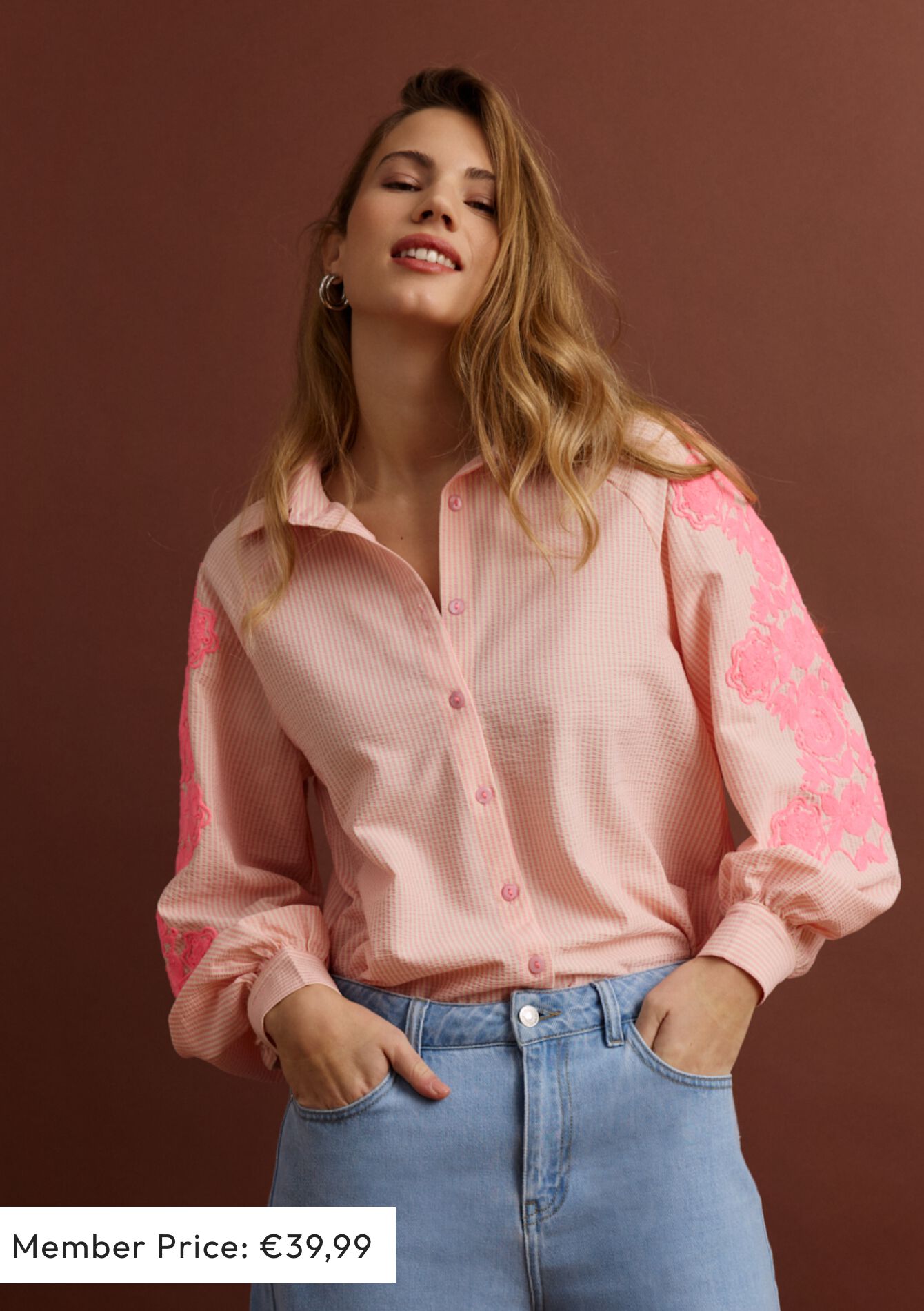 Losvallende blouse met borduursels, Losvallende blouse met borduursels, , back