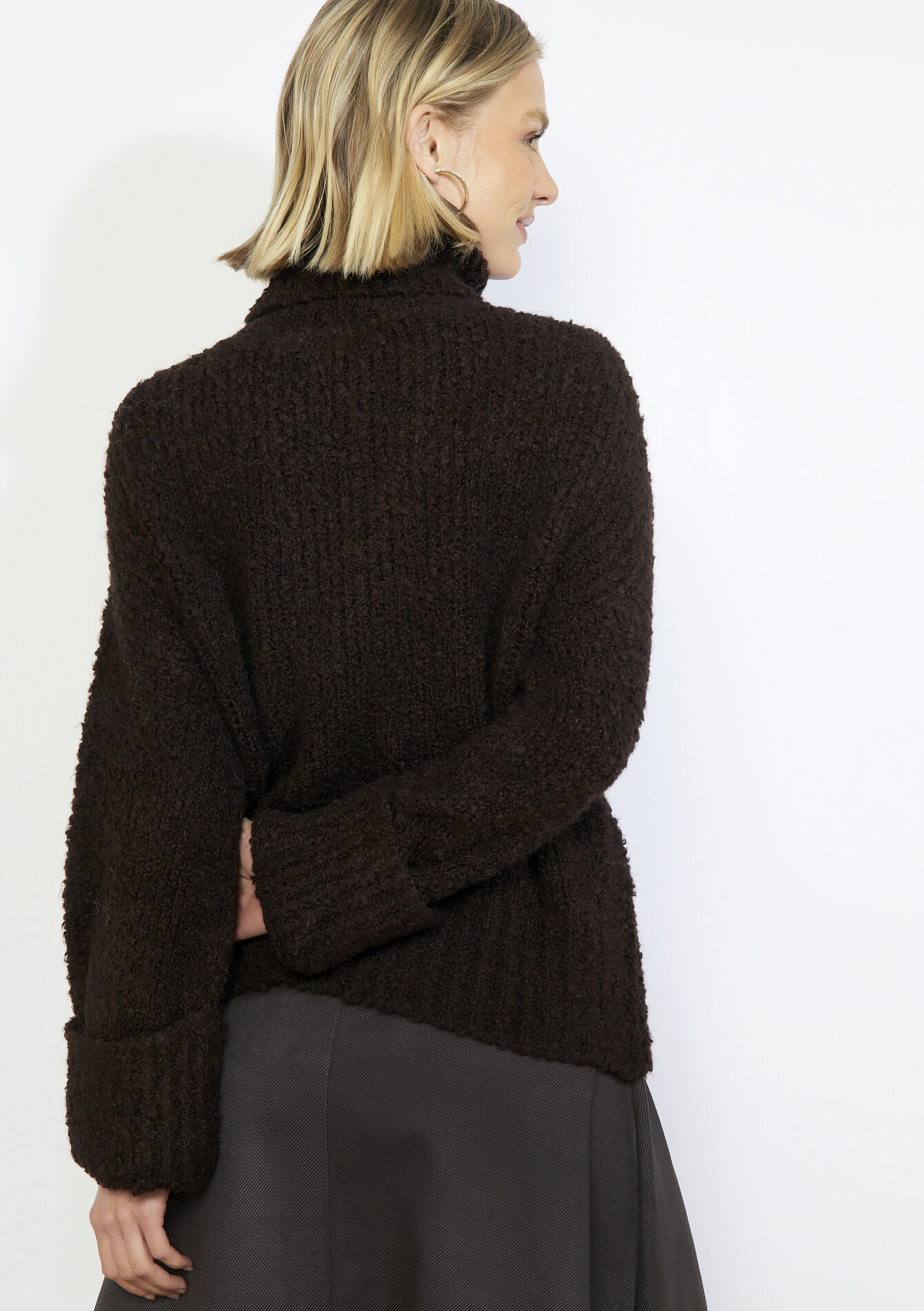 Textured turtleneck sweater - BROWN DARK CHOCOLATE - 04101418_3720