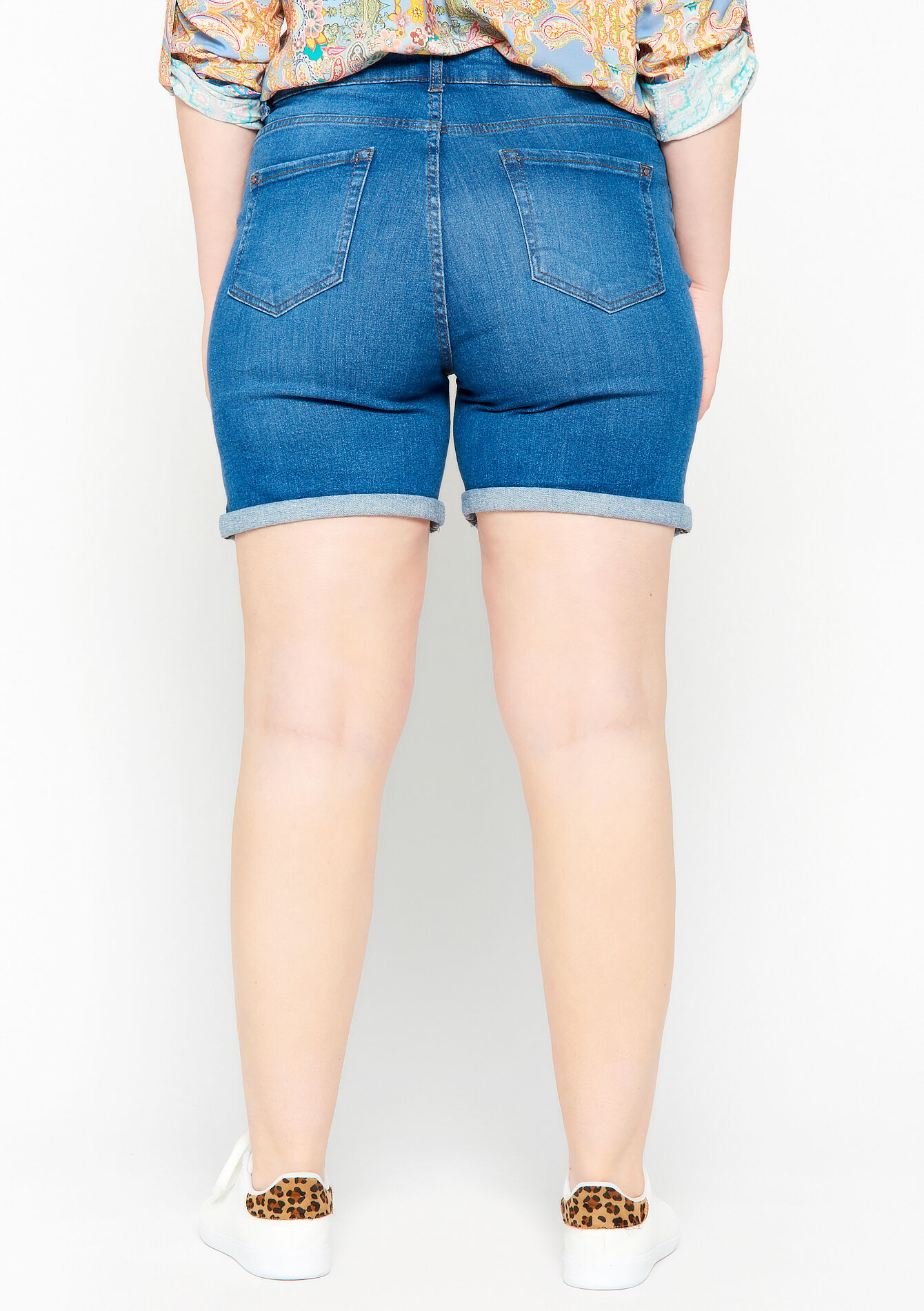 Short - MEDIUM BLUE - 22000340_0500