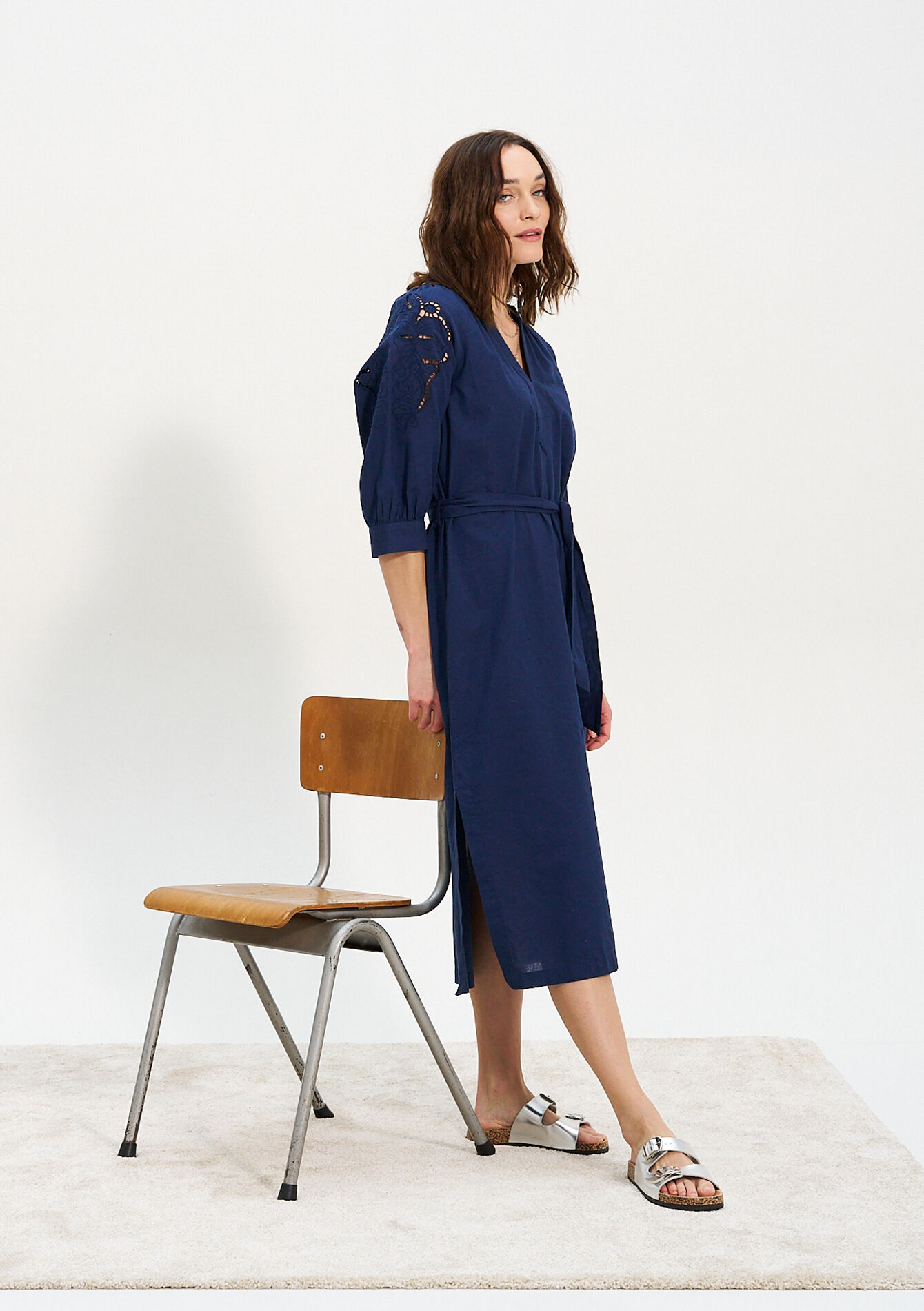 Midi-jurk met broderiedetail, Midi-jurk met broderiedetail - NAVY BASIC - 08602230_2723