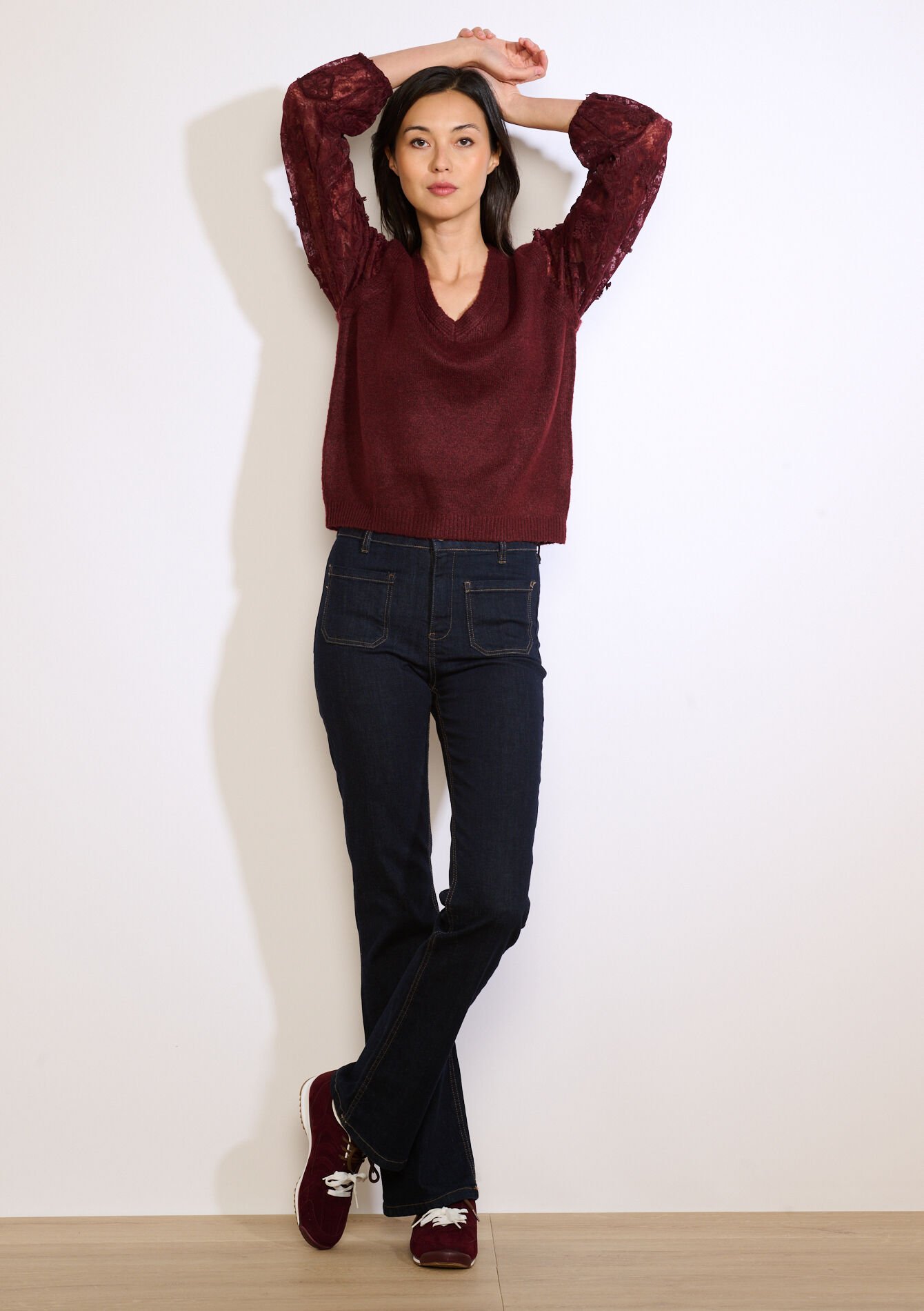 V-neck pullover with lace sleeves - BORDEAU WINE - 04006976_1467