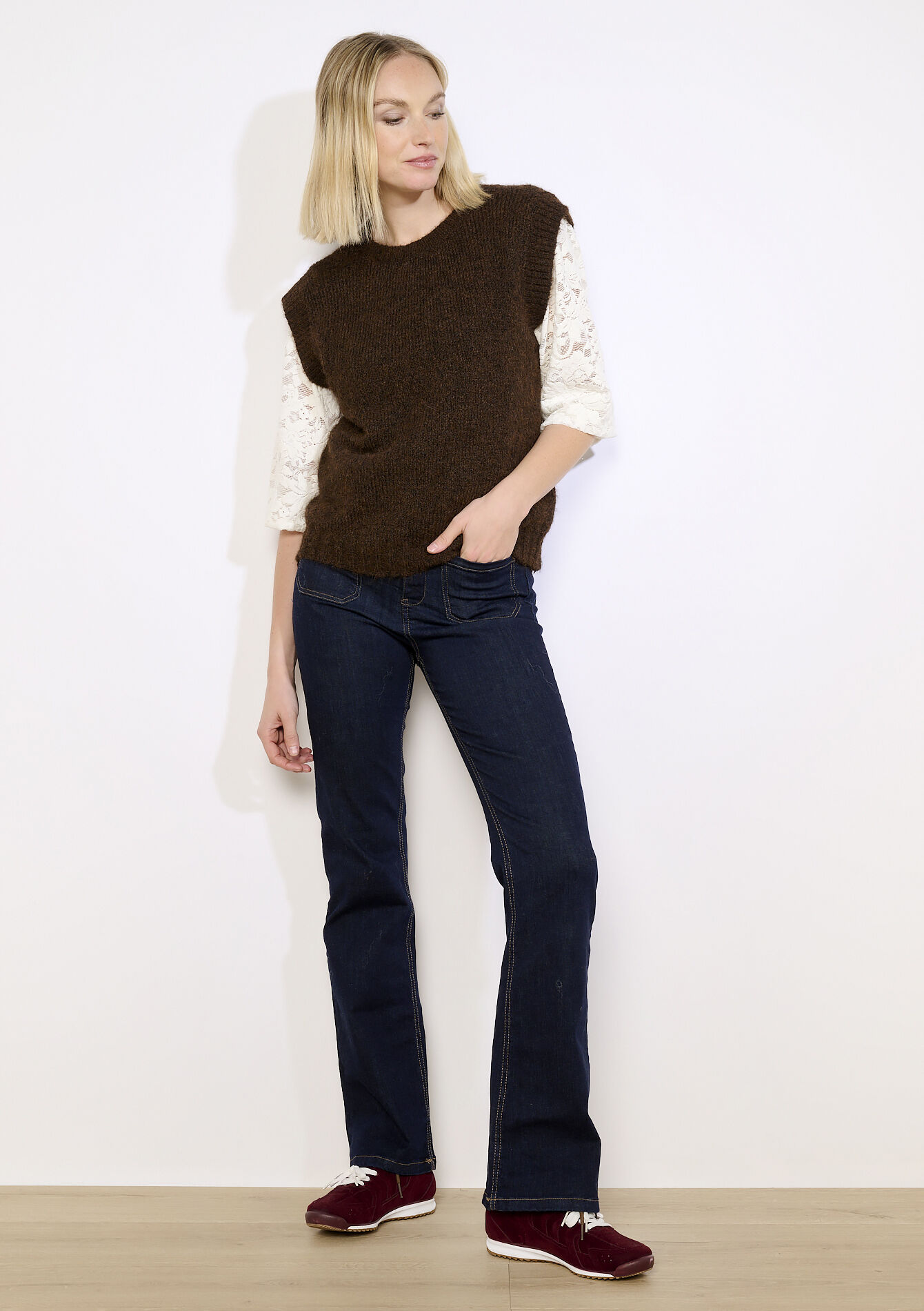 Zachte mouwloze trui - BROWN DARK CHOCOLATE - 04007042_3720