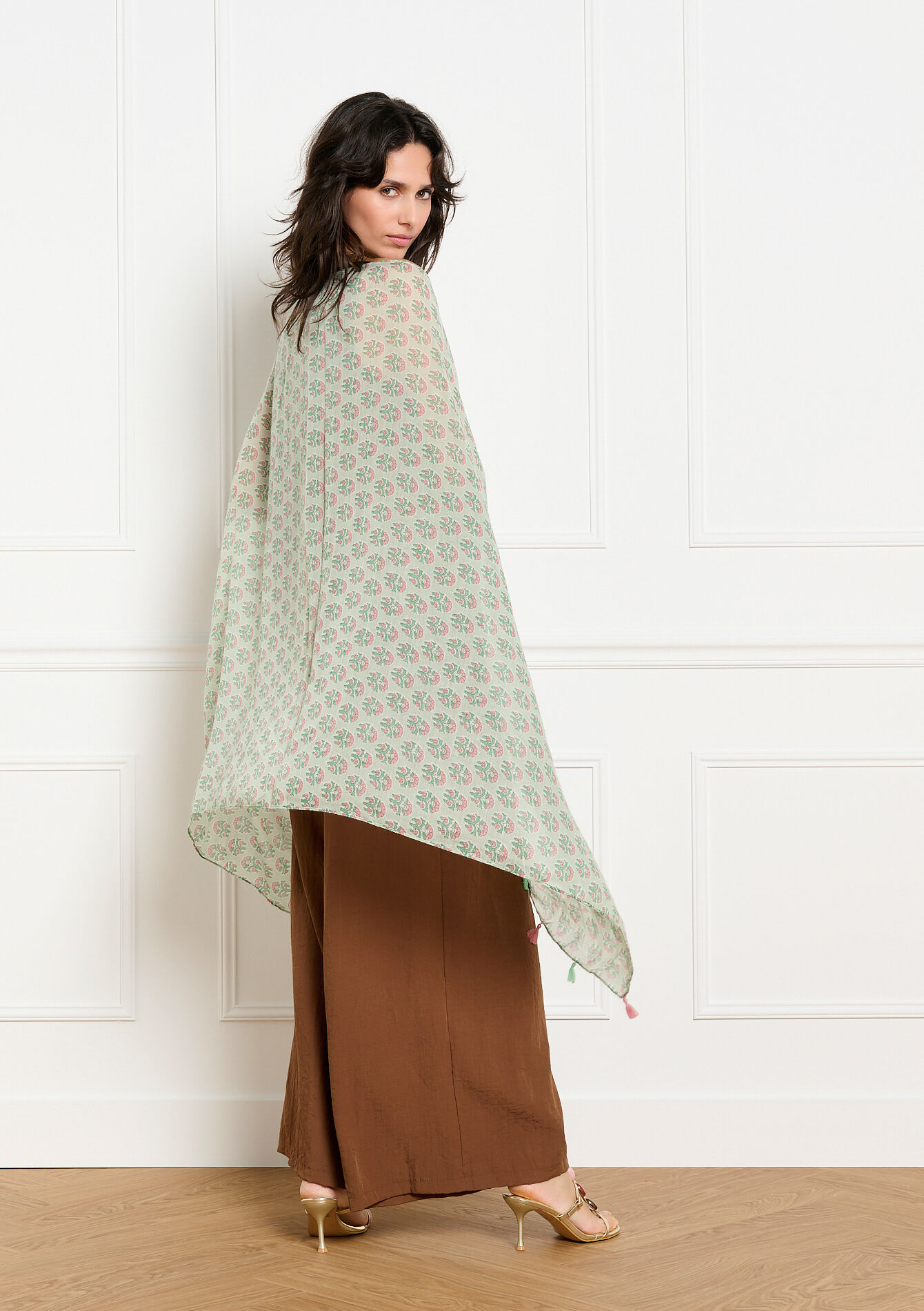 Bloemen sjaal met kwastjes, , front