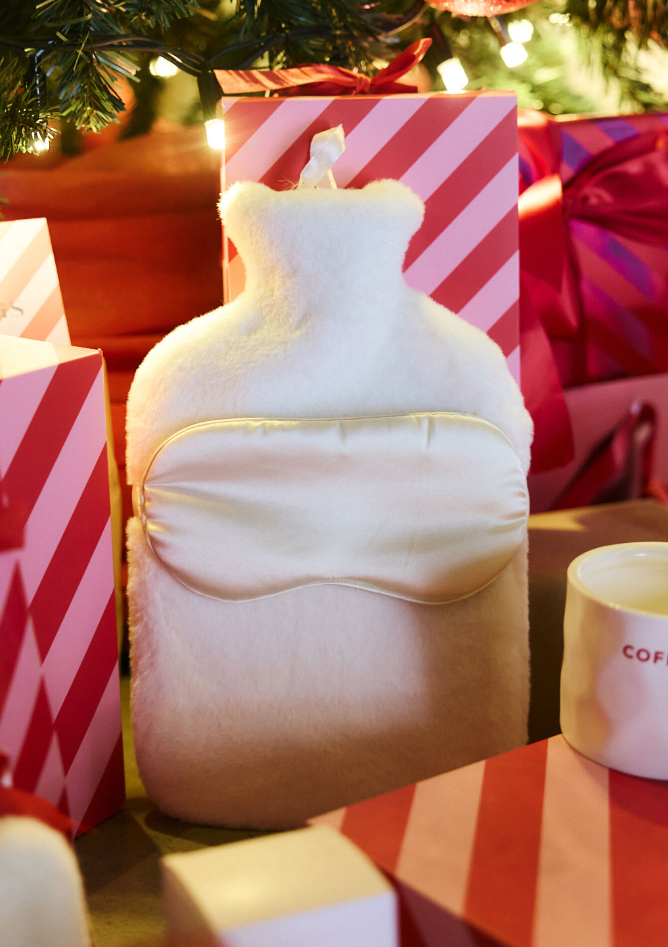 Zachte kruik en satijnen oogmasker, , detail_model