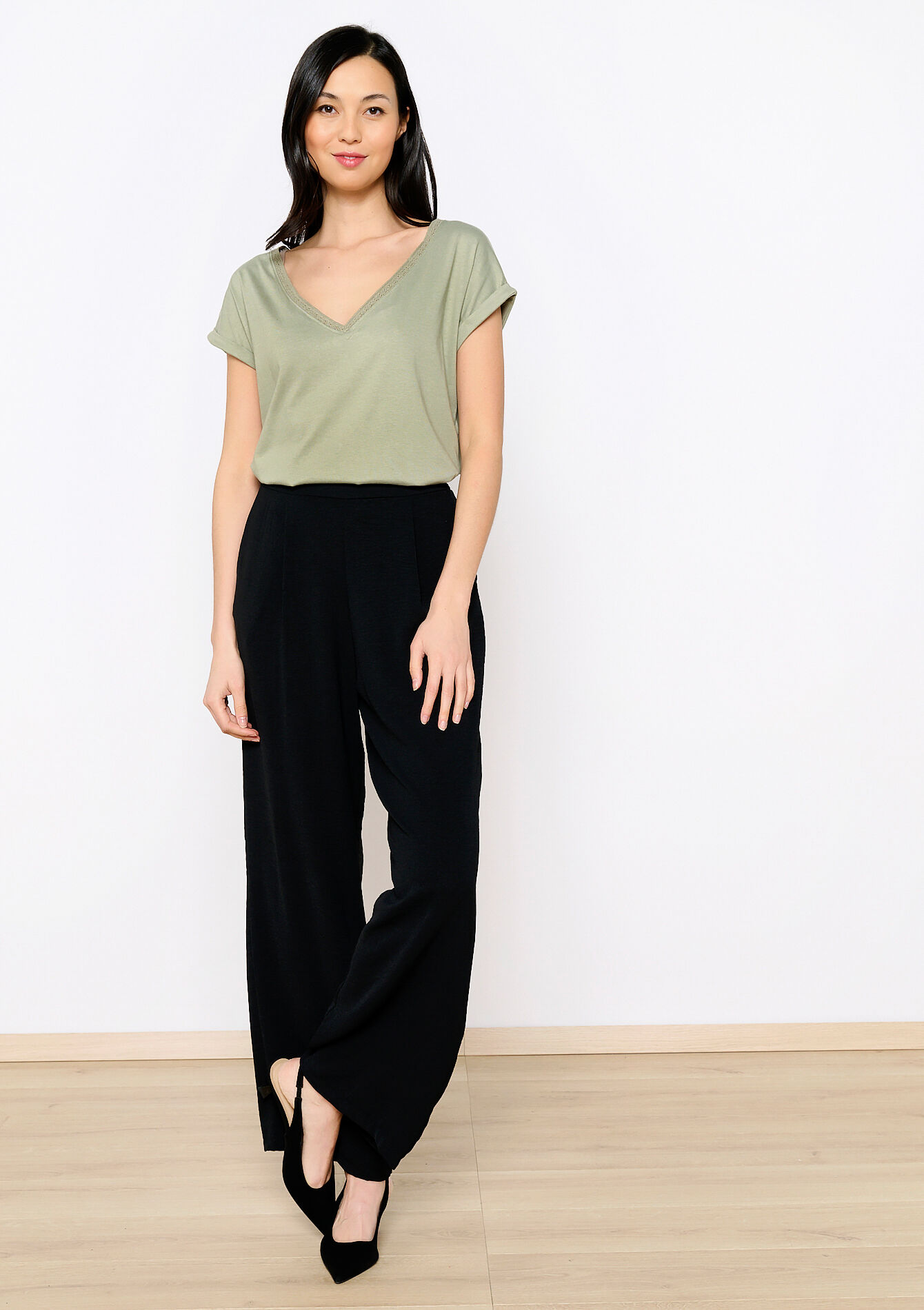 Basic T-shirt met V-hals, Basic T-shirt met V-hals - KHAKI MED - 02301518_4327