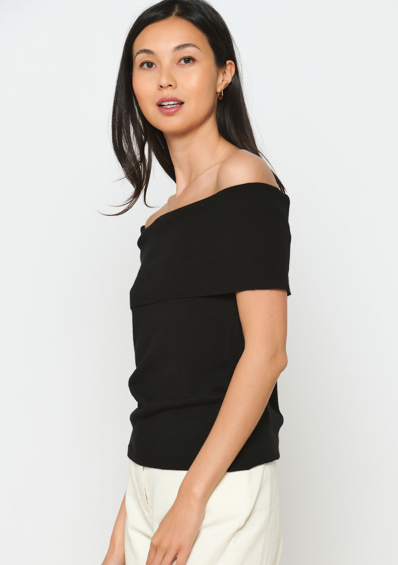 Off-shoulder T-shirt - BLACK - 02100272_1119