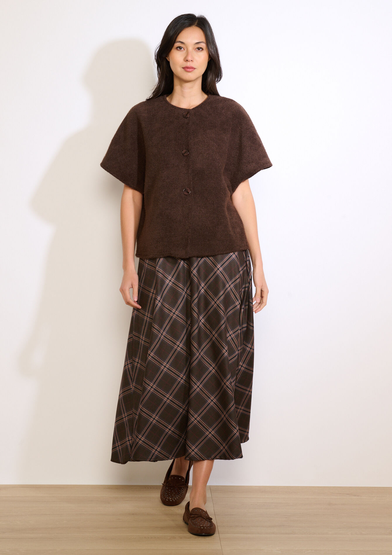 buttoned textured vest - BROWN DARK CHOCOLATE - 09101092_3720