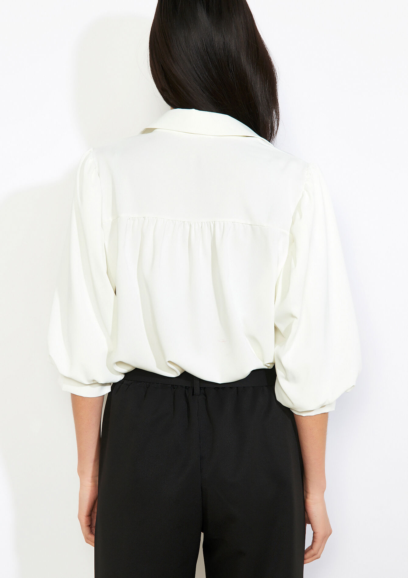 Soepele blouse met knopen - OPTICAL WHITE - 05703045_1019