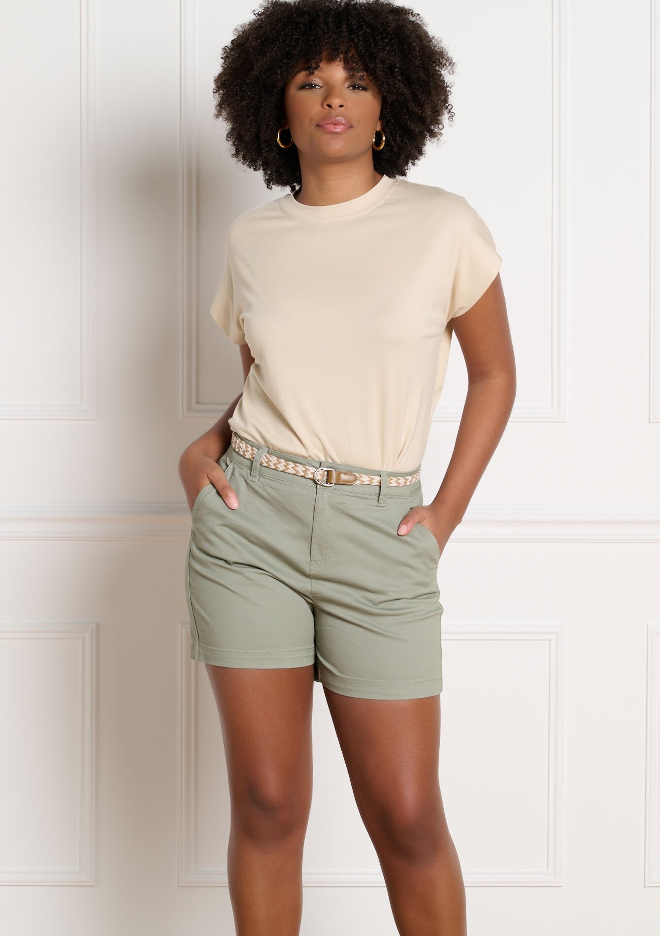Short avec ceinture tressée, , back