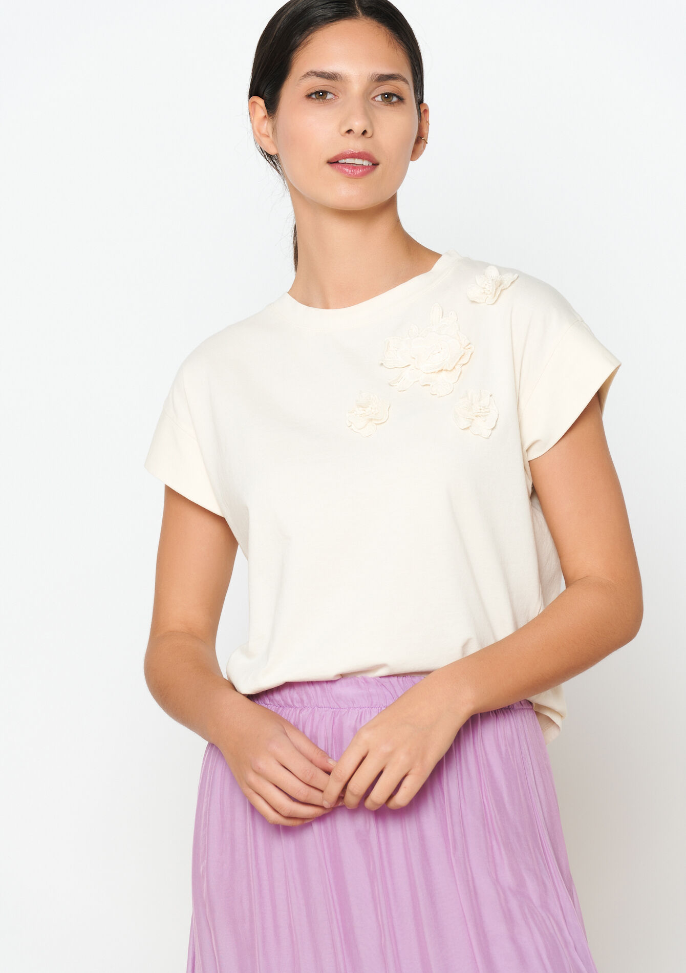 T-shirt with applicated flowers, T-shirt with applicated flowers - VANILLA WHITE - 02301557_1013