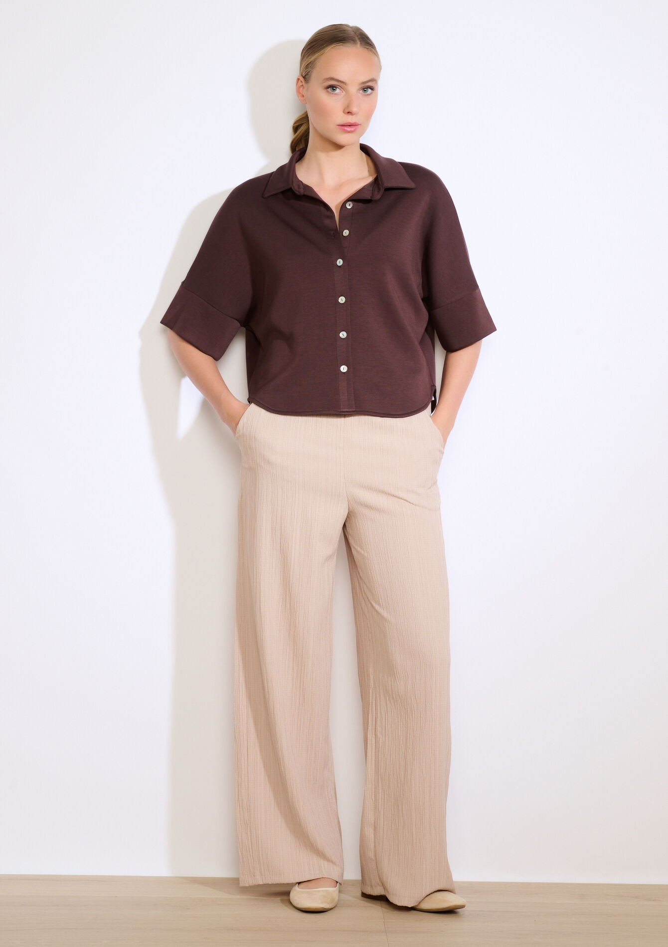 Losvallend overhemd met korte mouwen, Losvallend overhemd met korte mouwen - BROWN DARK CHOCOLATE - 02301896_3720