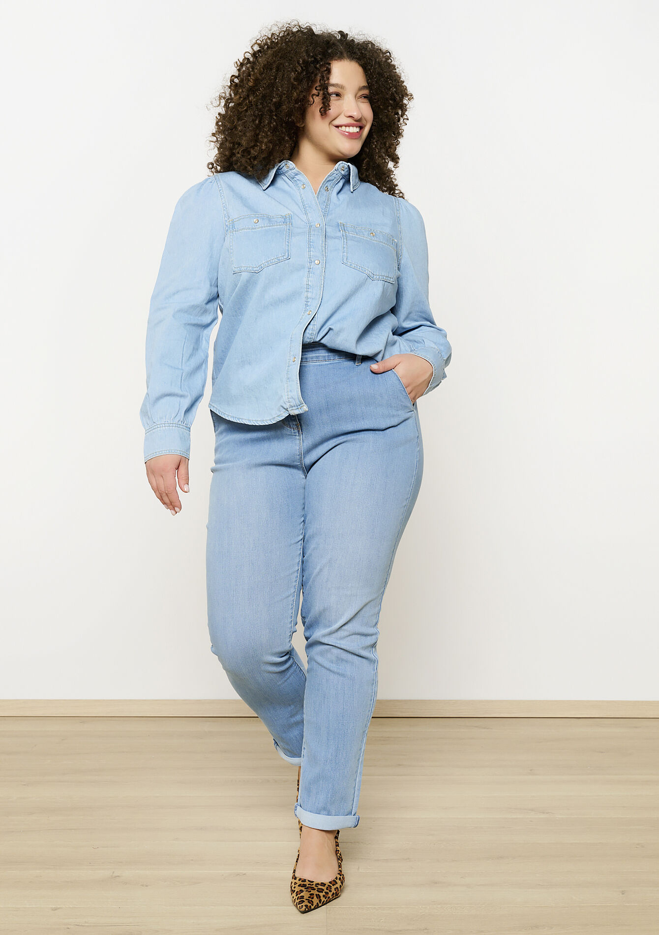 High waist straight jeans, High waist straight jeans - BLUE BLEACHED - 22000567_0502
