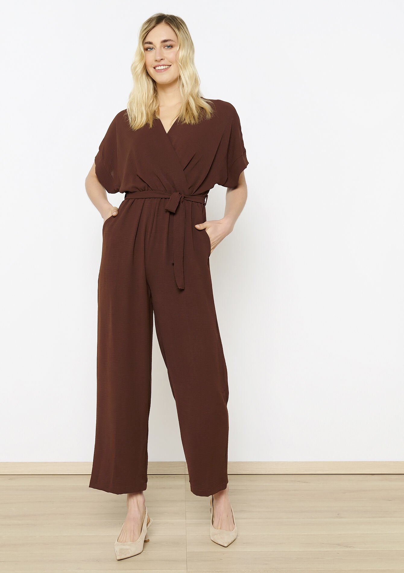 Vloeiende jumpsuit met ceintuur, Vloeiende jumpsuit met ceintuur - BROWN DARK CHOCOLATE - 06004640_3720