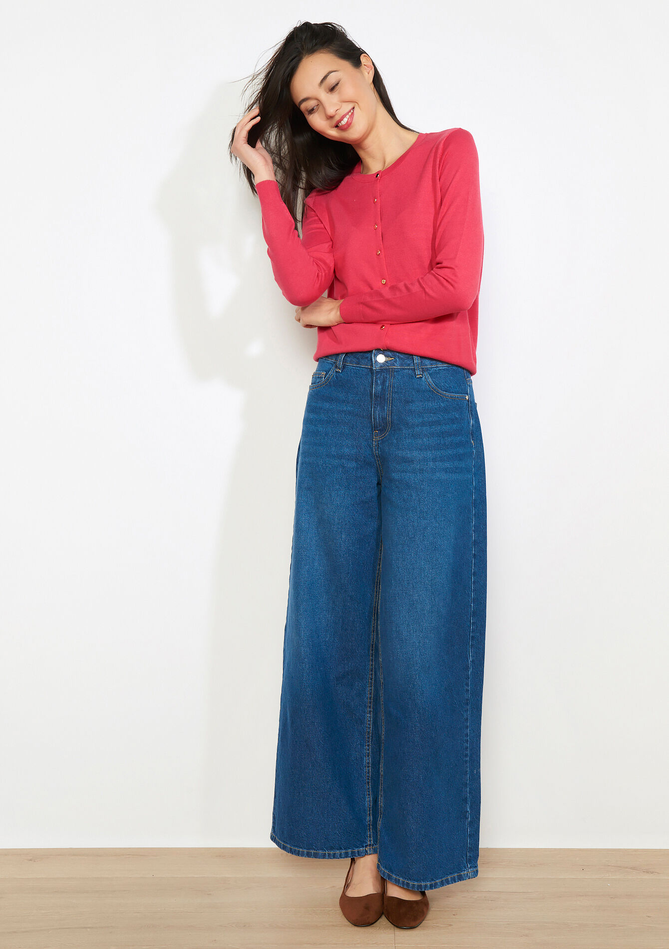 Buttoned roundneck cardigan - RED FRAMBOISE - 04101358_1496