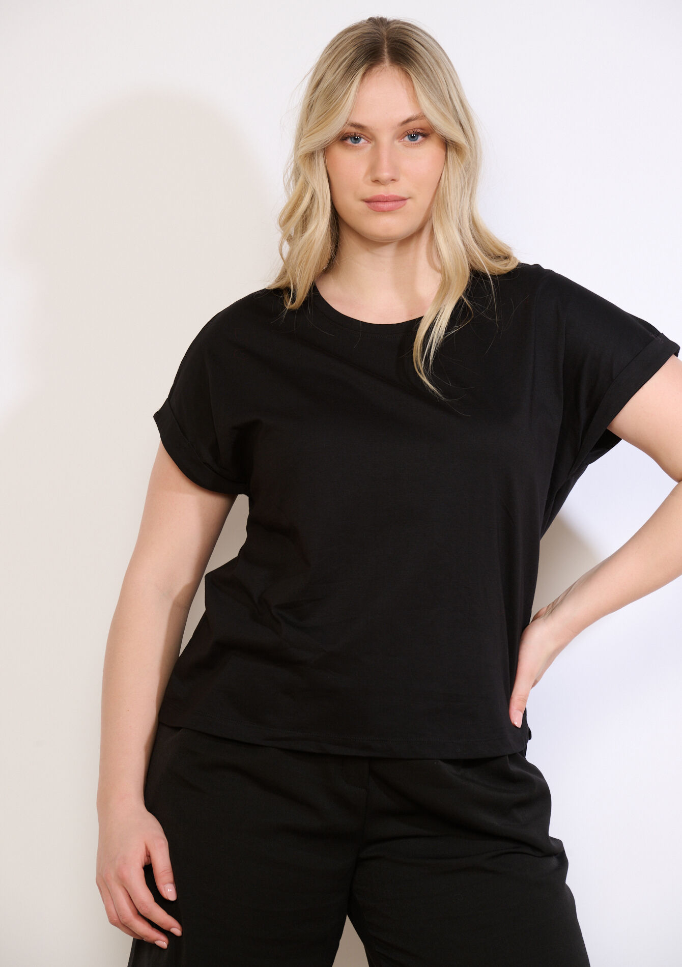 Losvallende T-shirt - BLACK - 02301926_1119