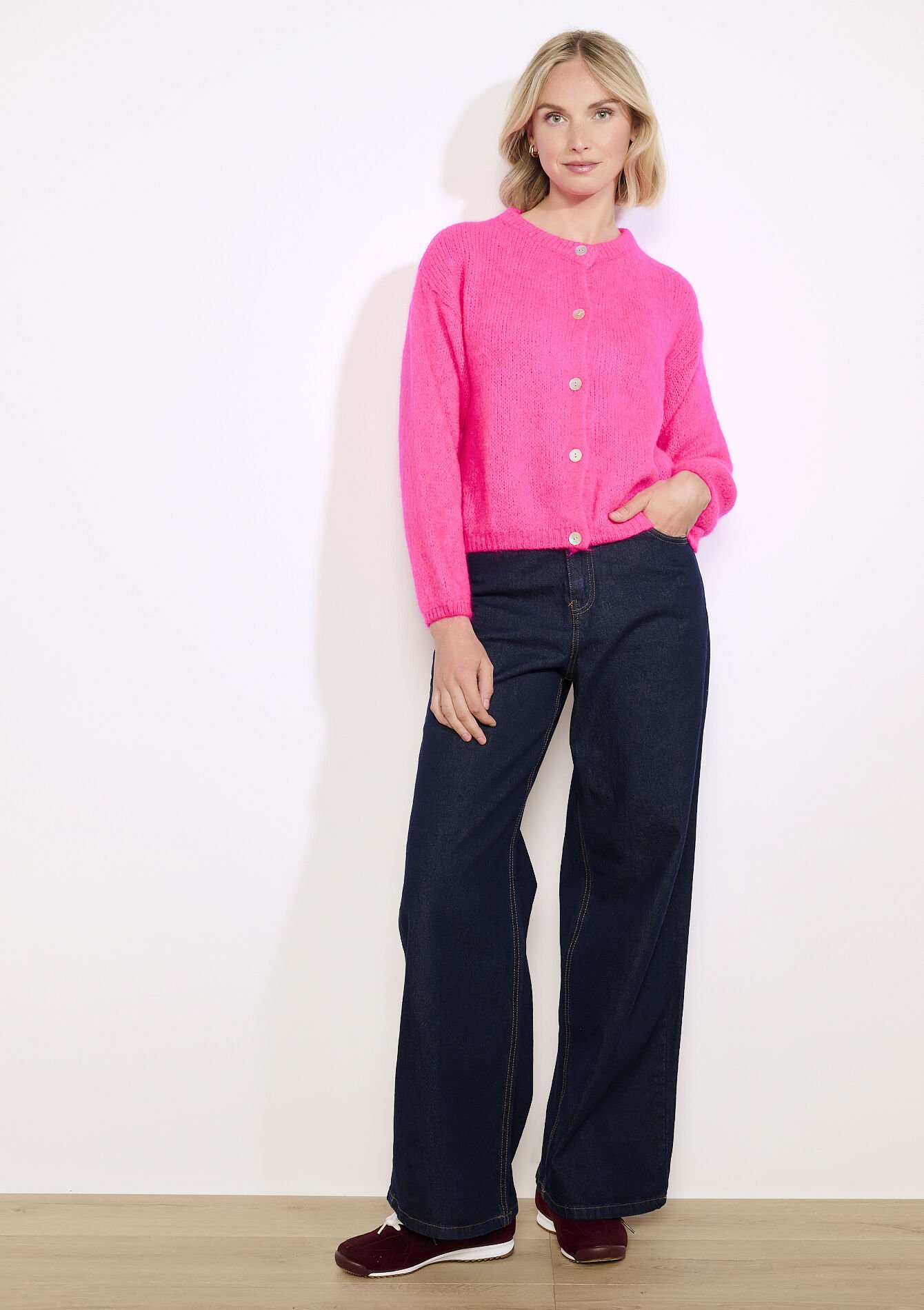 Zachte cardigan met knopen, Zachte cardigan met knopen - FLUO PINK - 04101383_5727