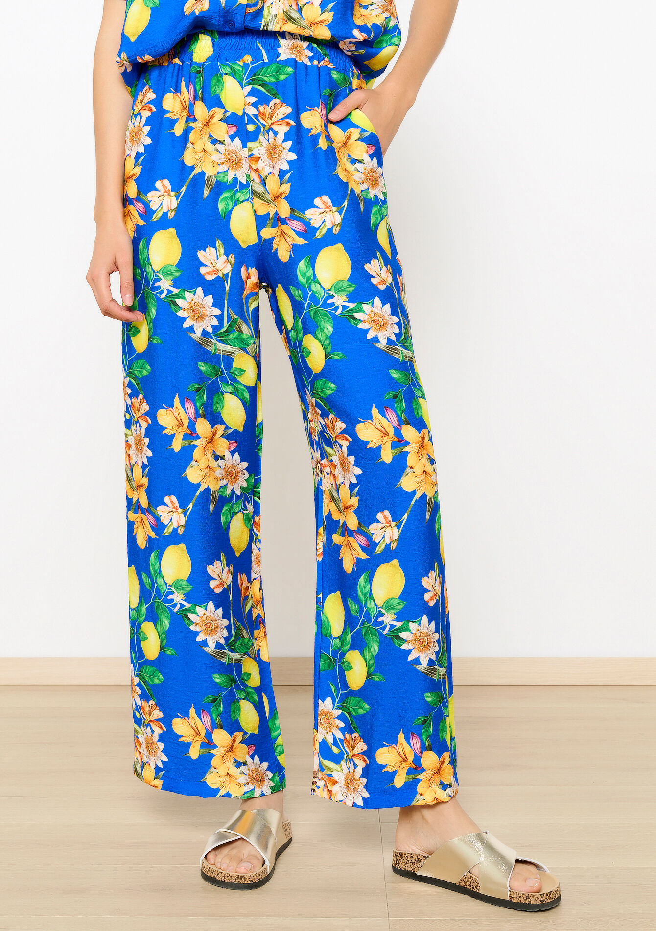 Losse broek met tropische print, Losse broek met tropische print - ELECTRIC BLUE - 06600879_1619