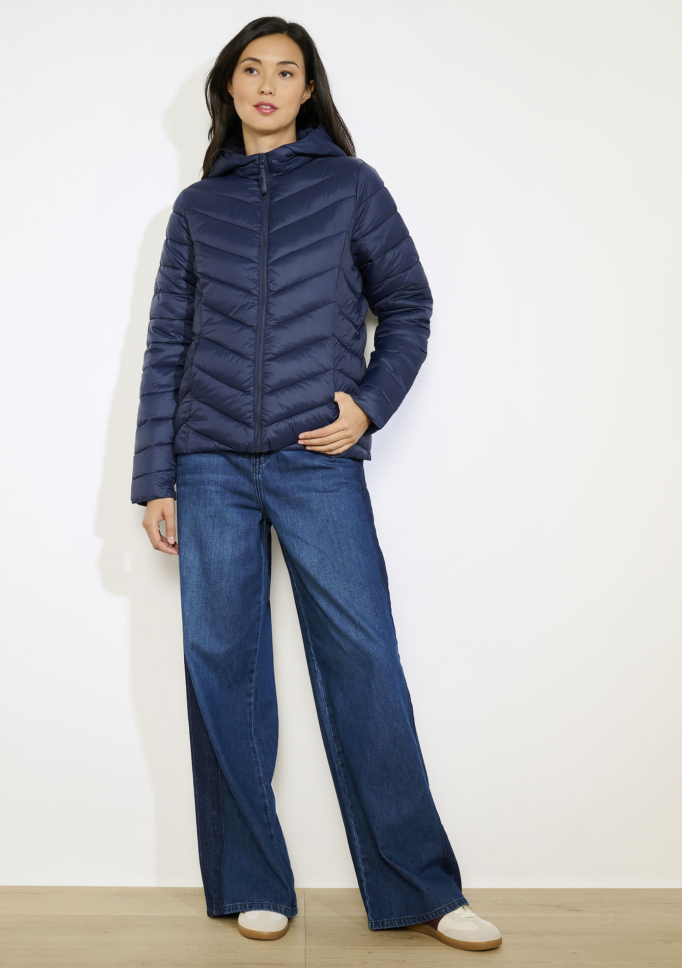 Lichte gewatteerde jas met capuchon, Lichte gewatteerde jas met capuchon - NAVY BASIC - 15000526_2723