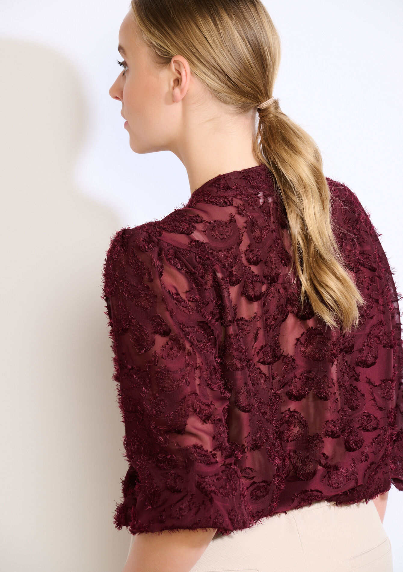 Transparant overhemd met structuur - BORDEAUX WINE - 05702855_5514