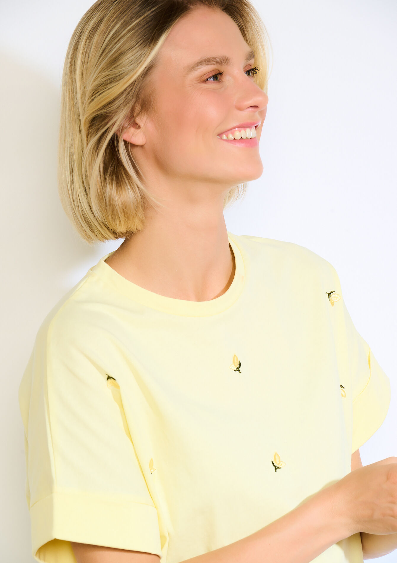 T-shirt met citroenborduursel, T-shirt met citroenborduursel - YELLOW PASTEL - 02301815_5004