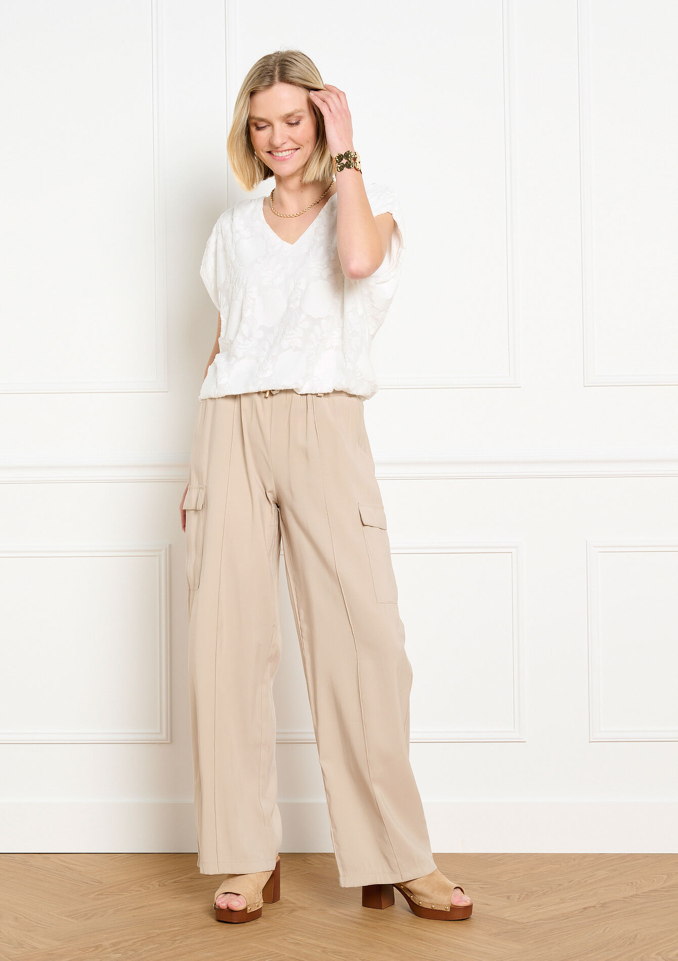 Jacquard t-shirt met v-hals, Jacquard t-shirt met v-hals - OPTICAL WHITE - 02302022_1019