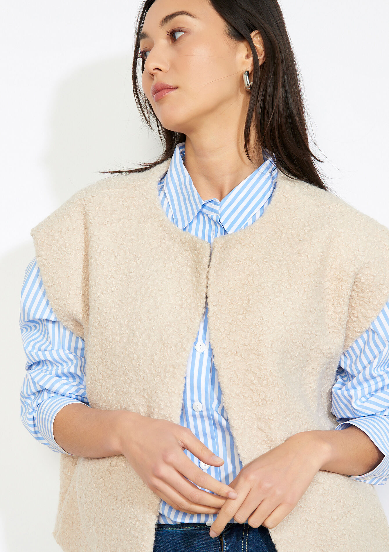 Mouwloos vest met structuur - LT BEIGE - 09001525_2527